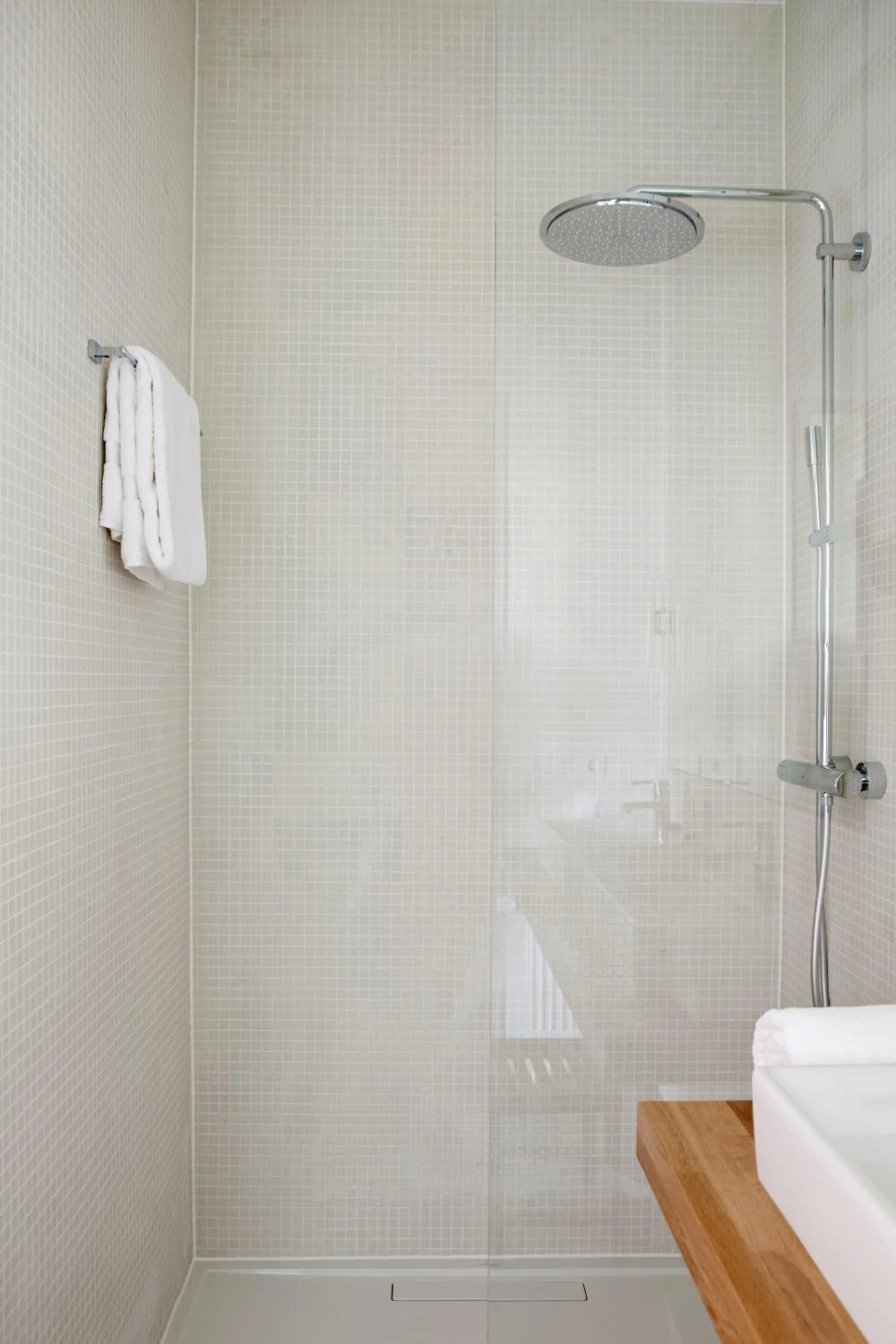 Shower in Vesper Hotel