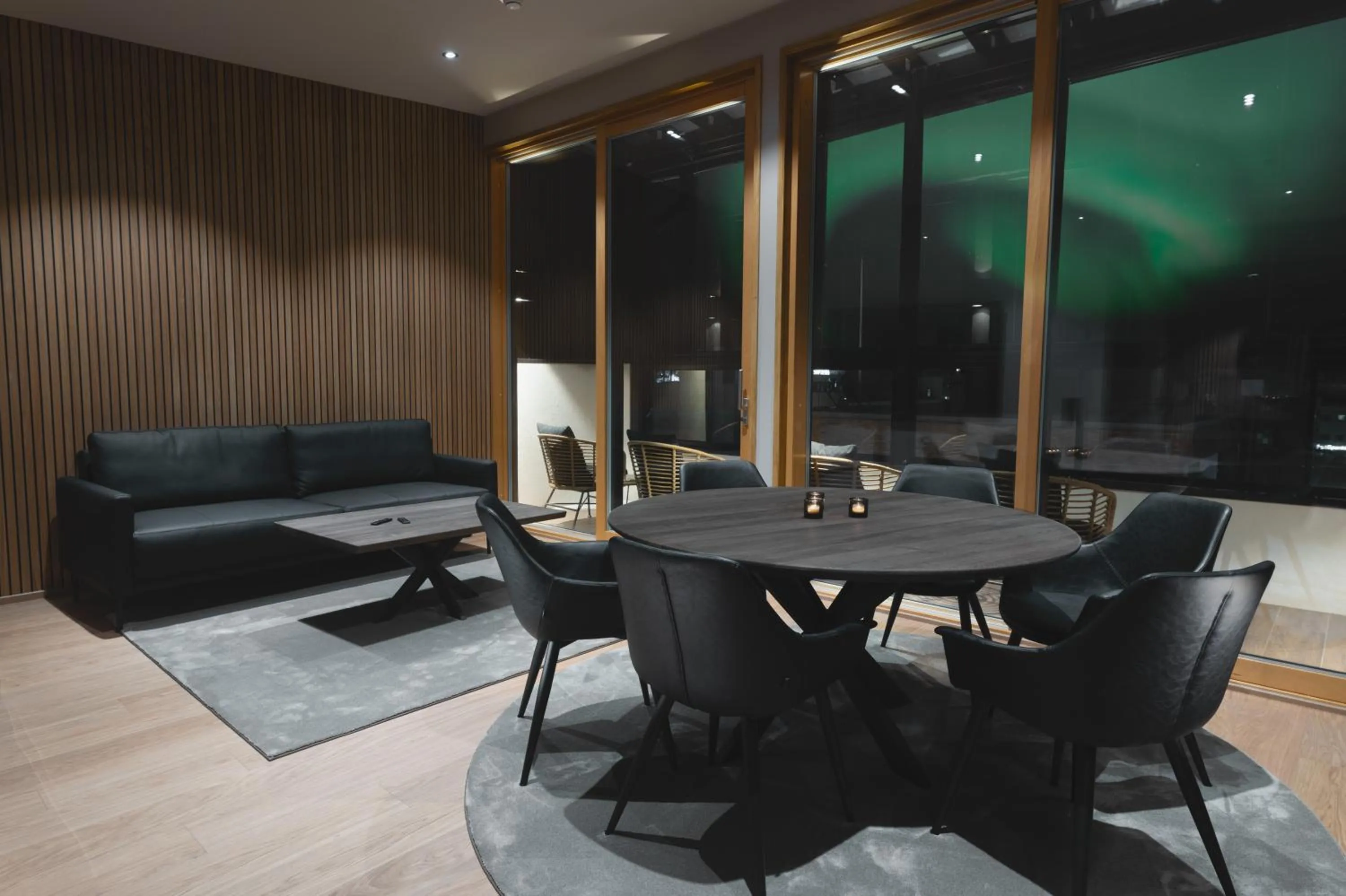 Royal Roi Luxury Suites