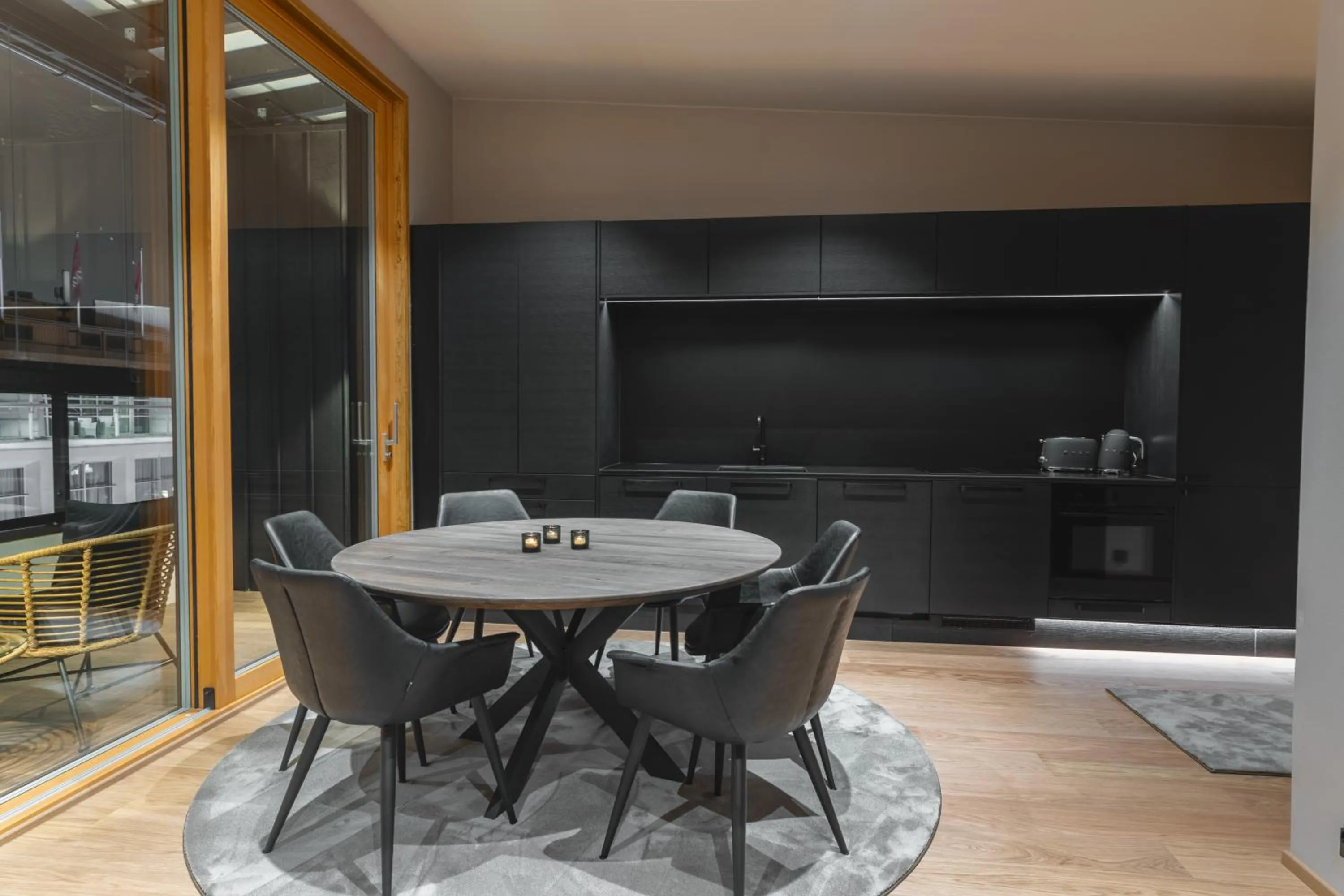 Royal Roi Luxury Suites