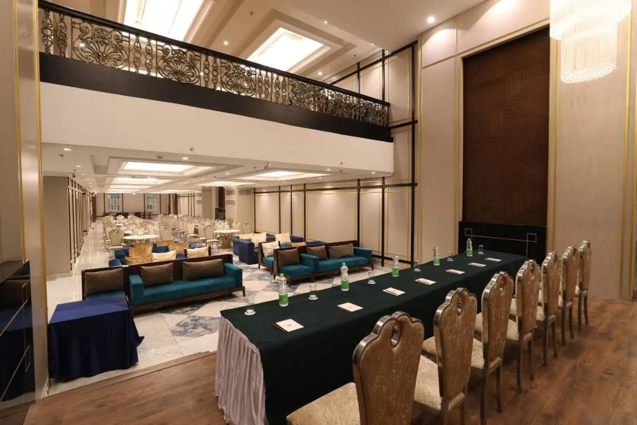 Business facilities in Tivoli Garden Resort