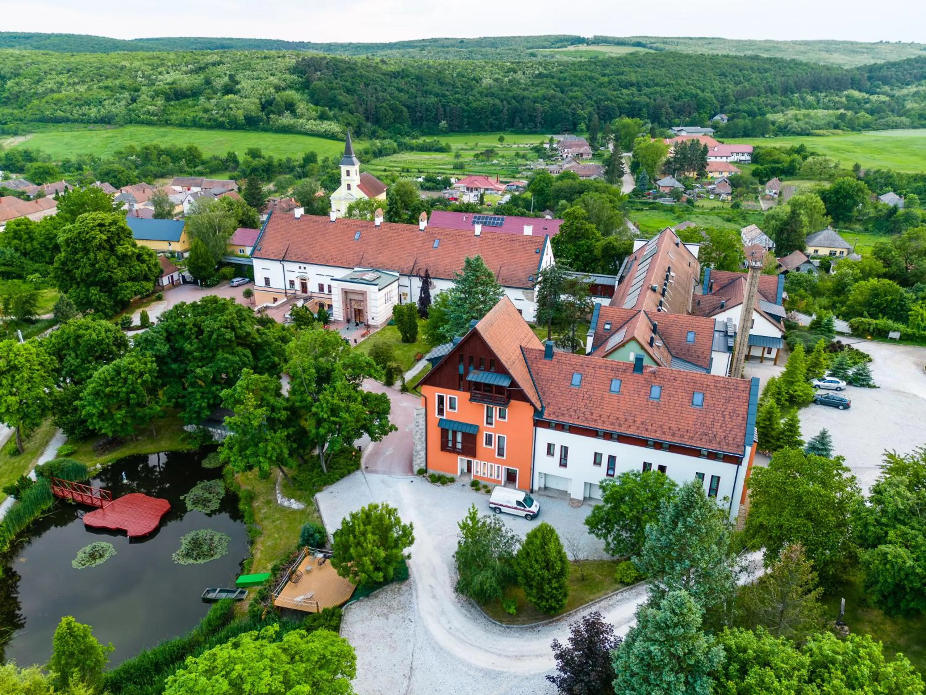 Neighbourhood in Hotel Vécsecity