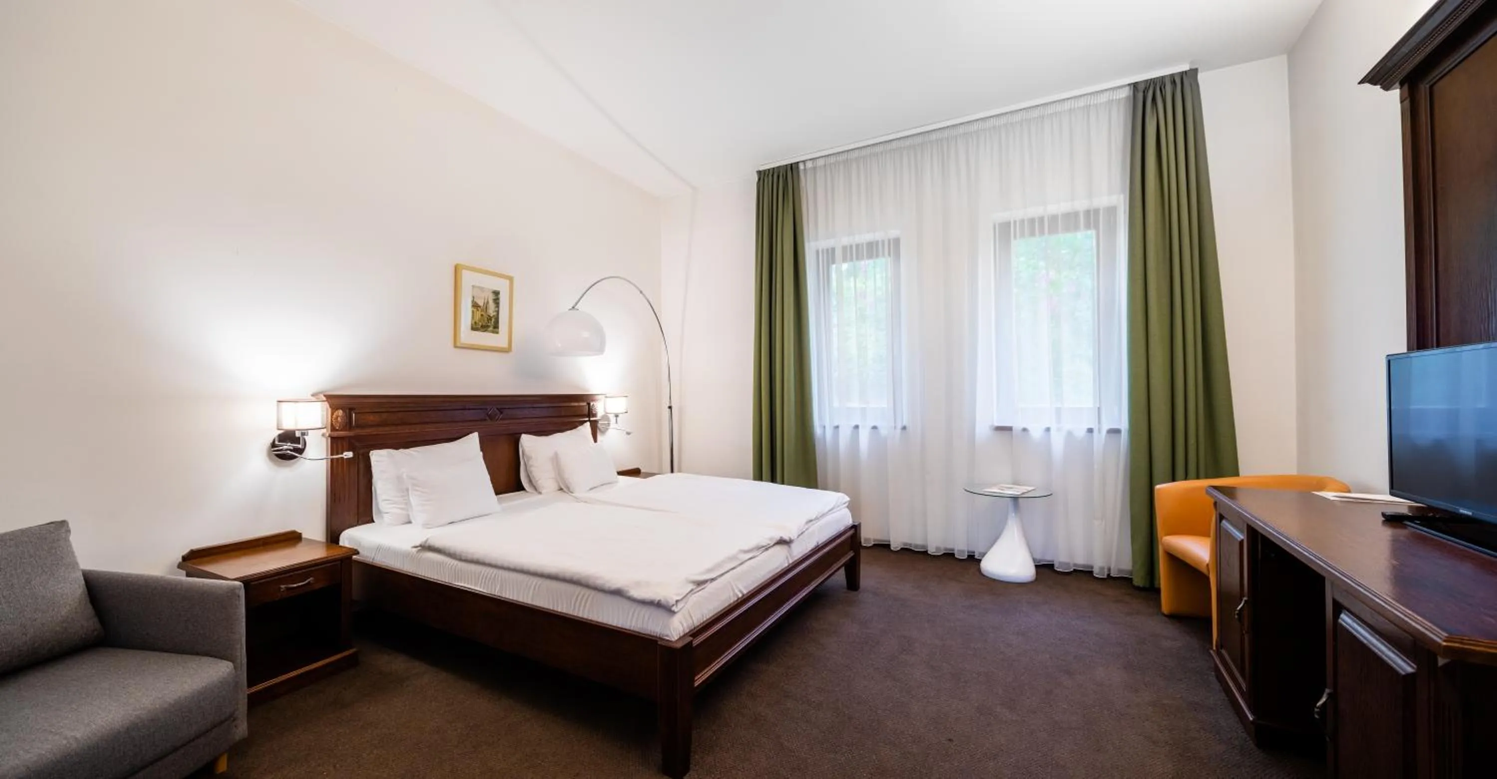 Photo of the whole room, Bed in Hotel Vécsecity