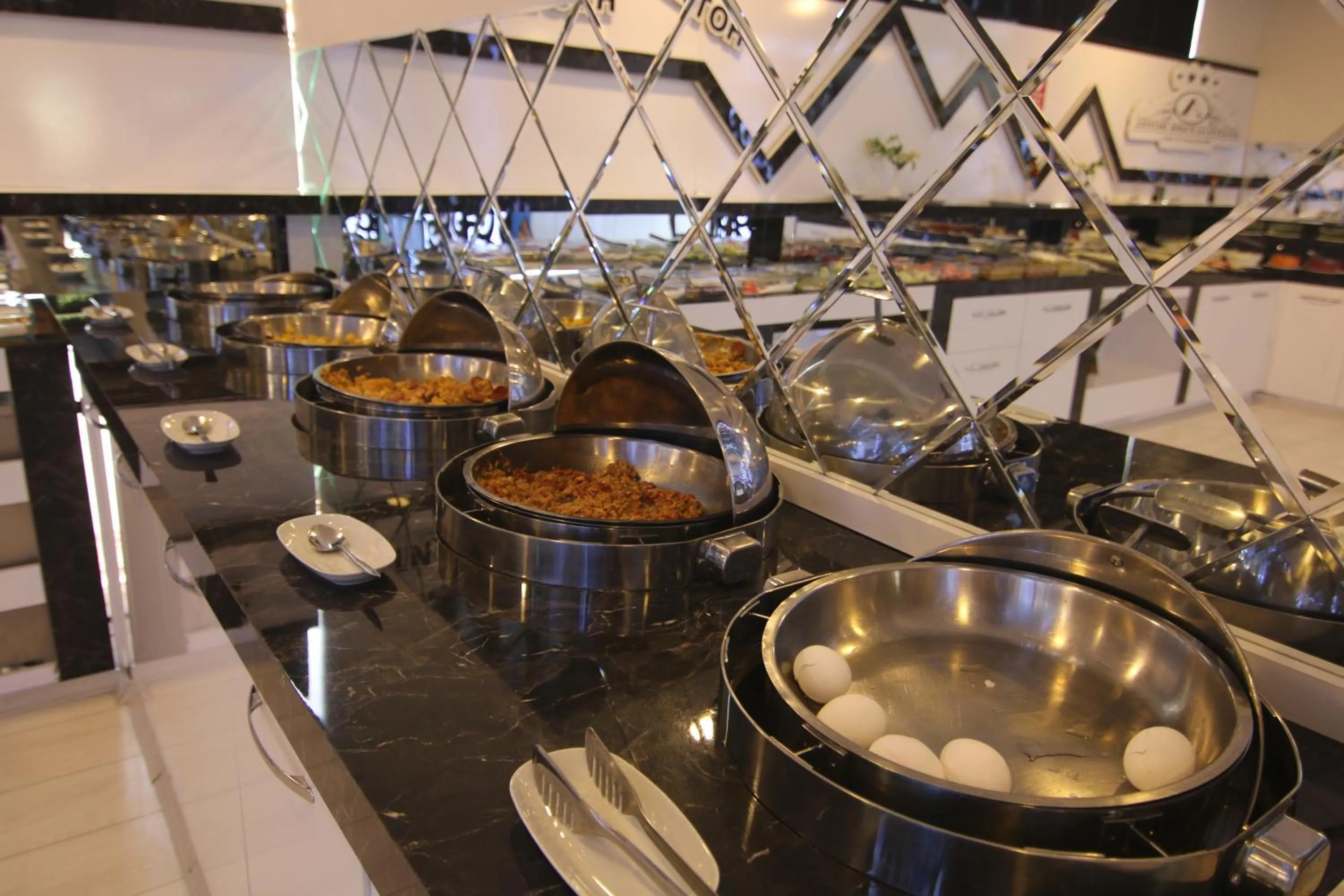 Restaurant/places to eat in Anatolia Park Hotel