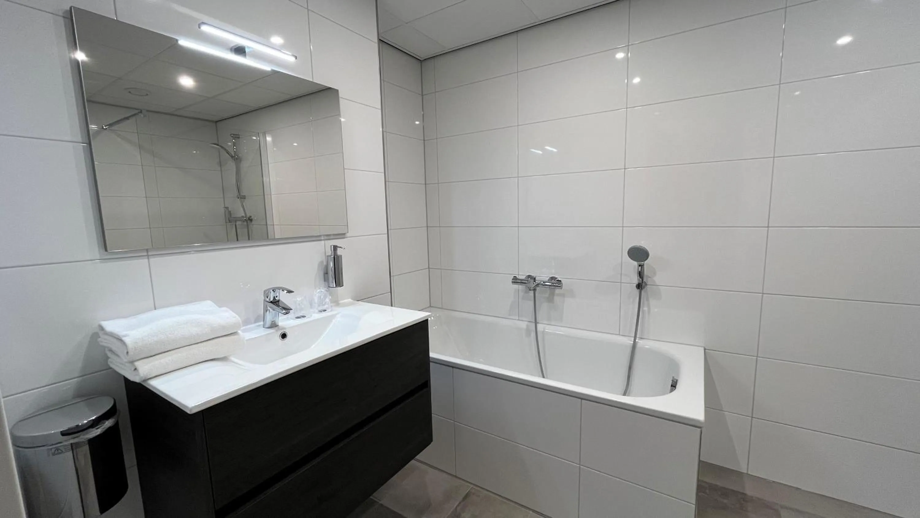 Bathroom in Fletcher Hotel Jan van Scorel