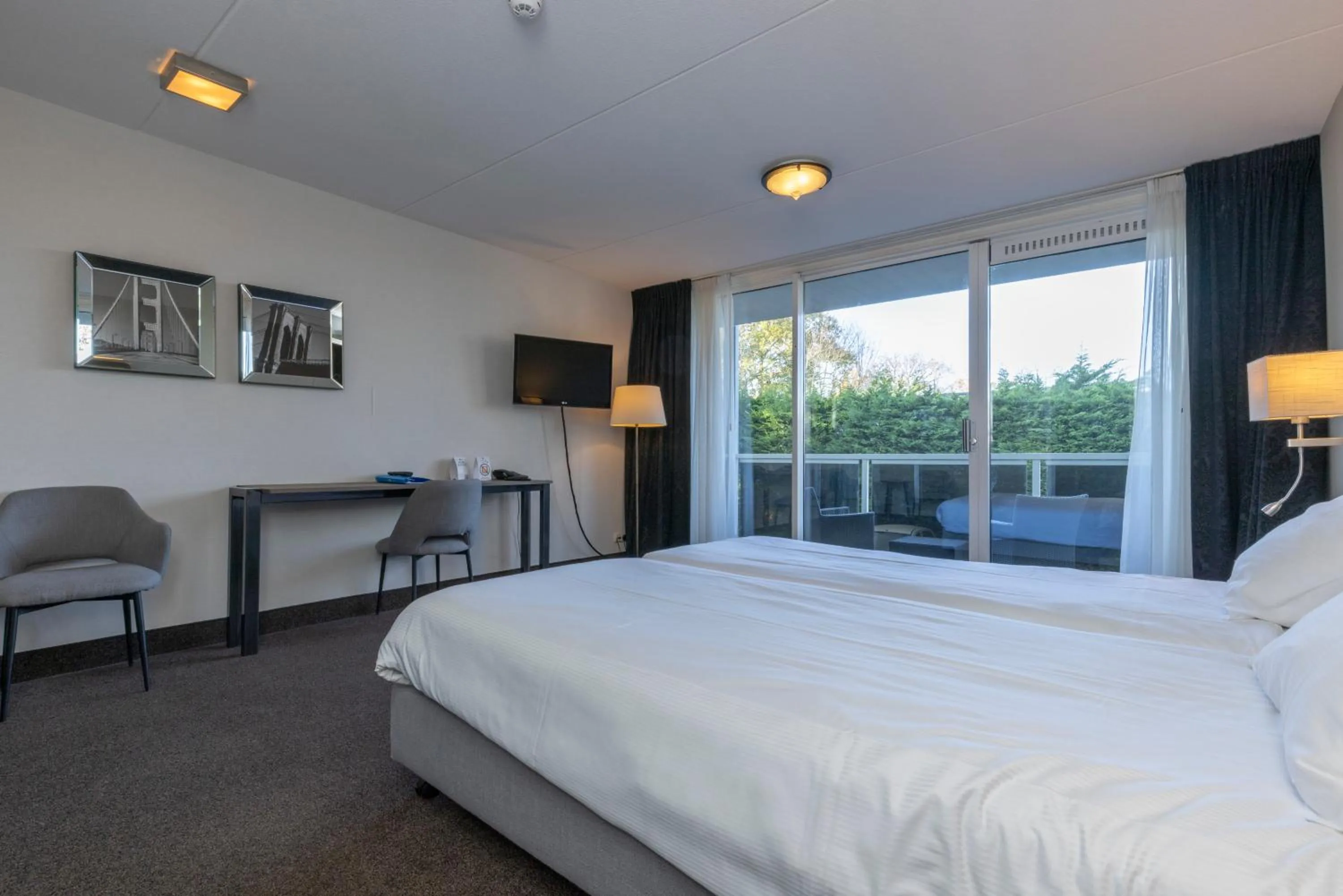 Bed in Fletcher Hotel Jan van Scorel