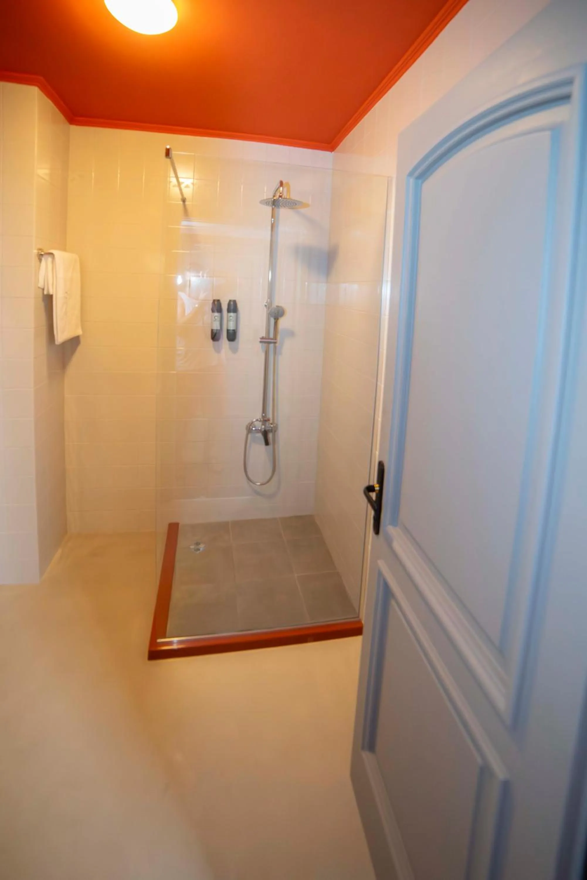 Bathroom in Maria Luisa by INTROVERT HOTELS