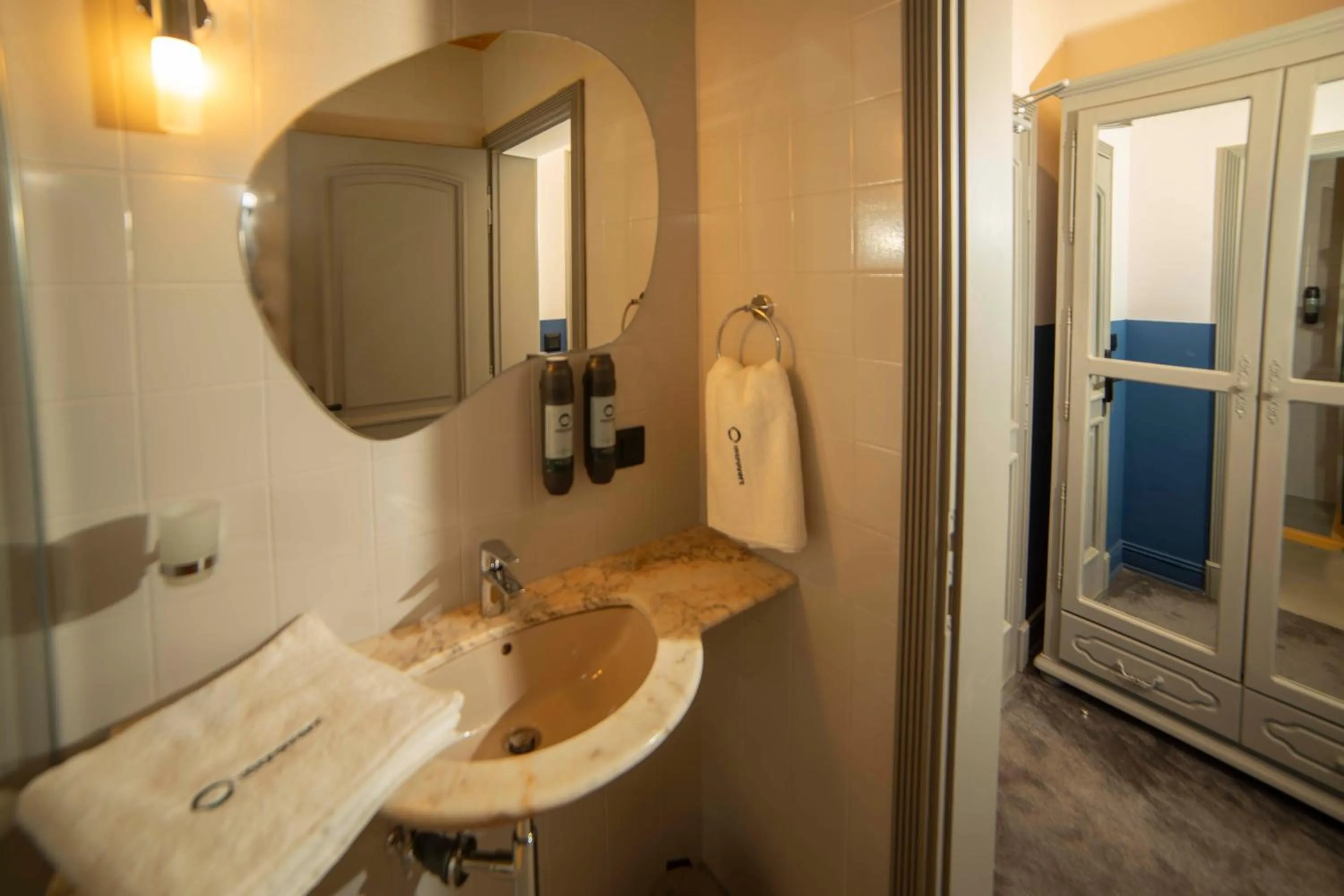 Bathroom in Maria Luisa by INTROVERT HOTELS