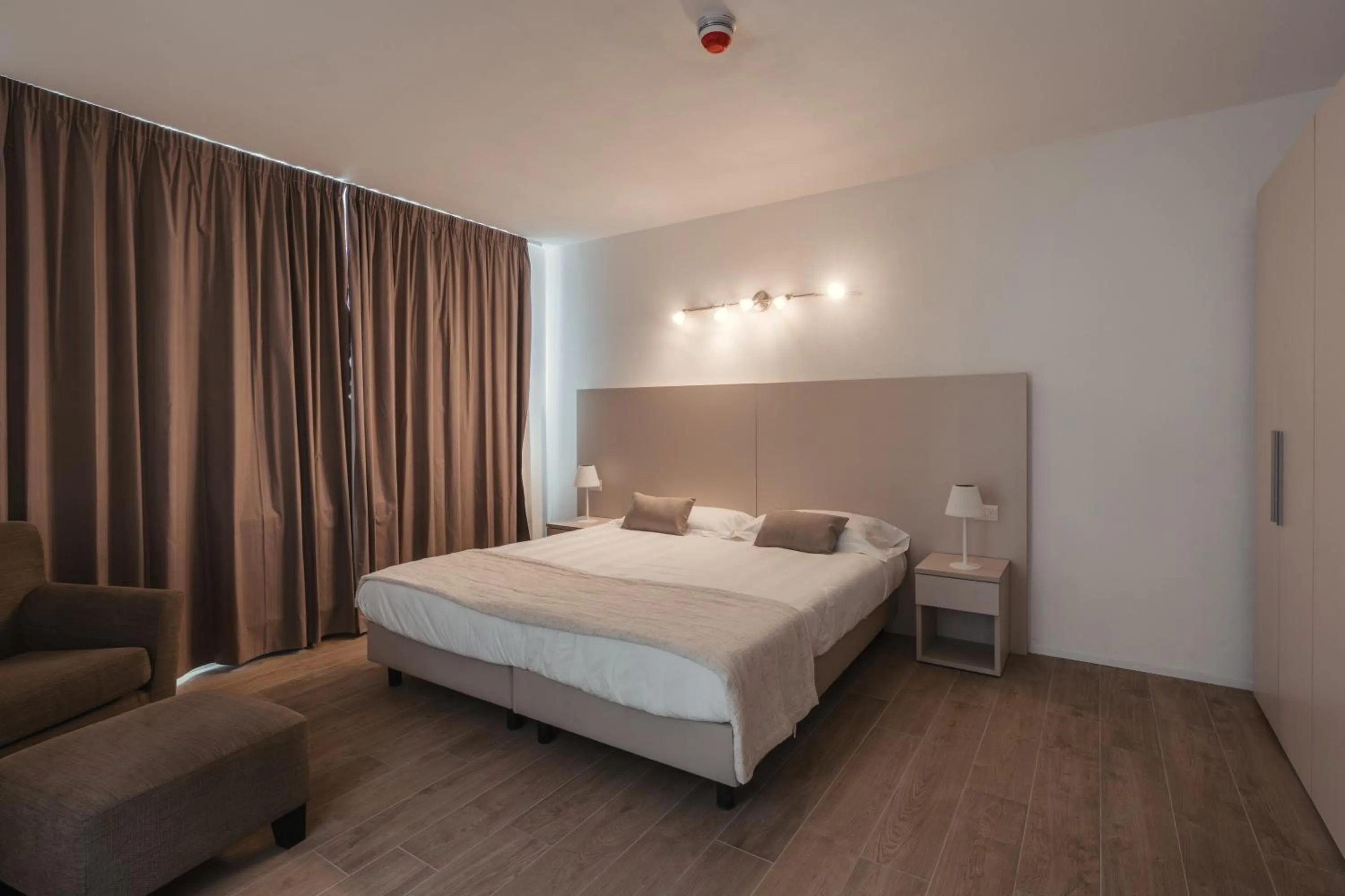 Bedroom, Bed in Siena Hills Apartments