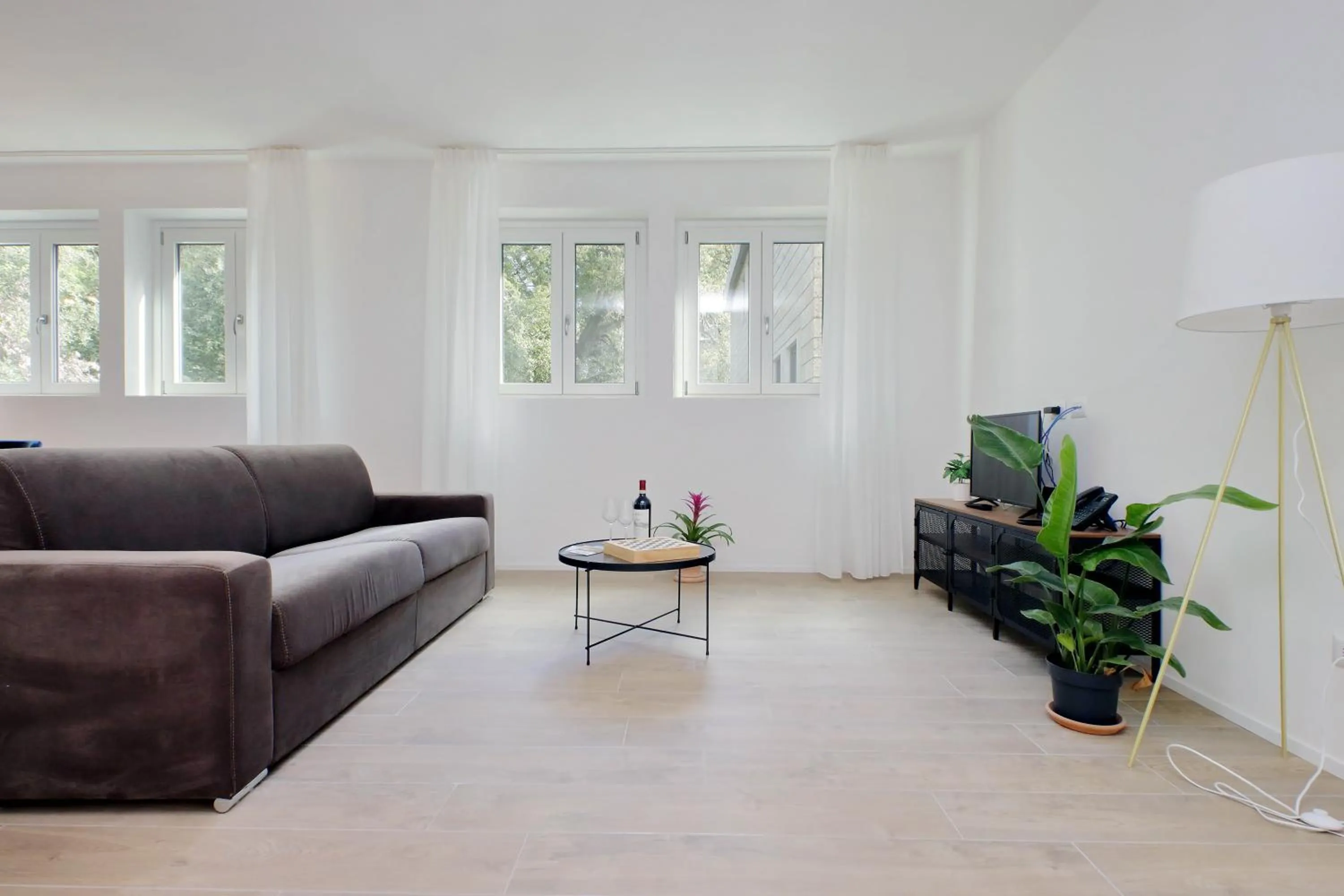 TV and multimedia in Siena Hills Apartments