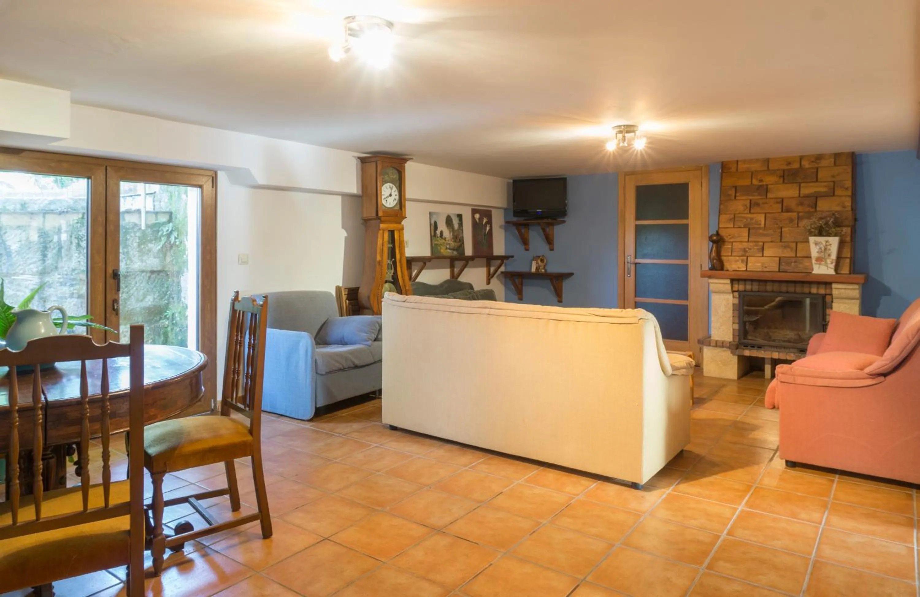 Communal lounge/ TV room in Casa Codesal Apartamentos