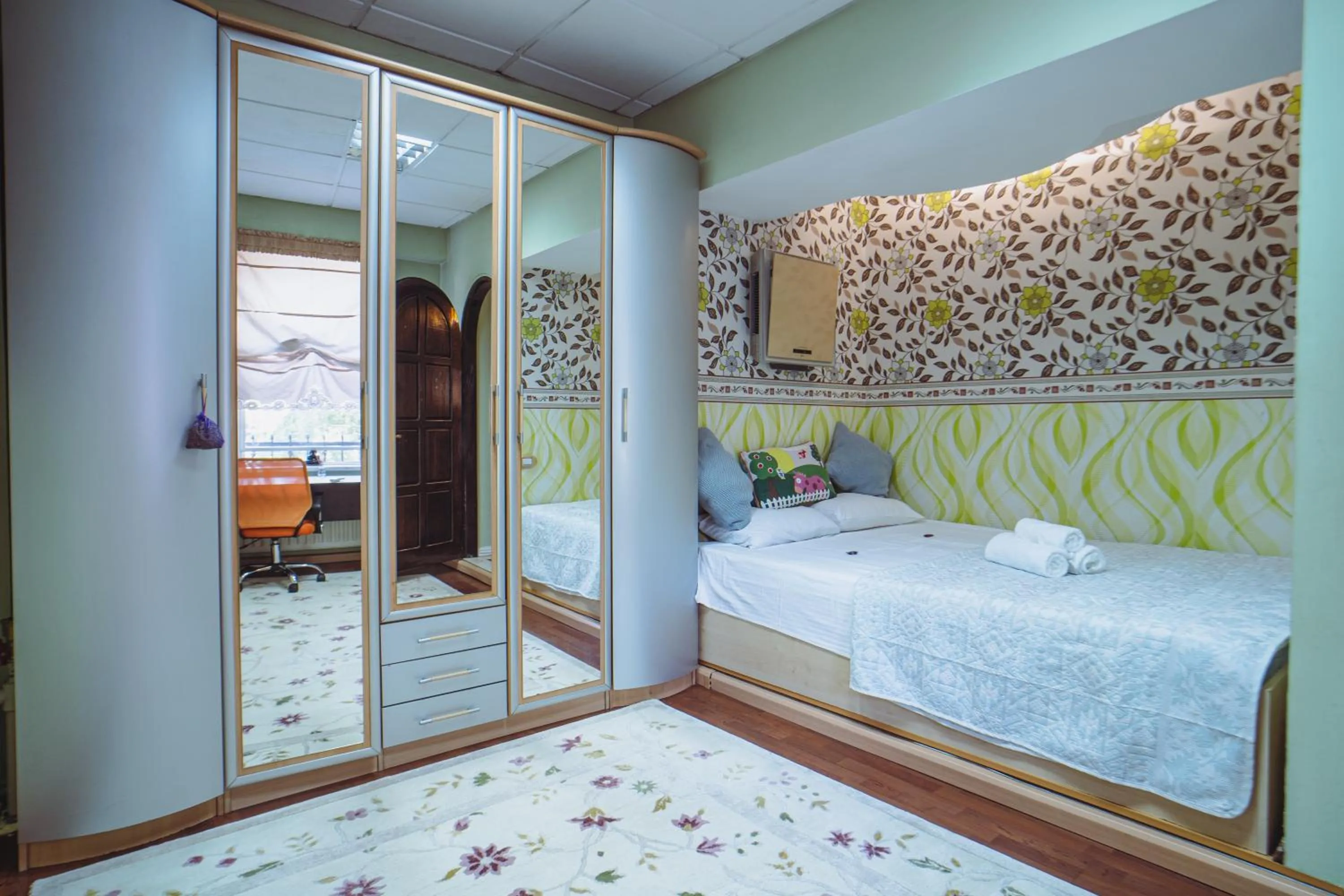 Luxuria Central Villa Bucharest