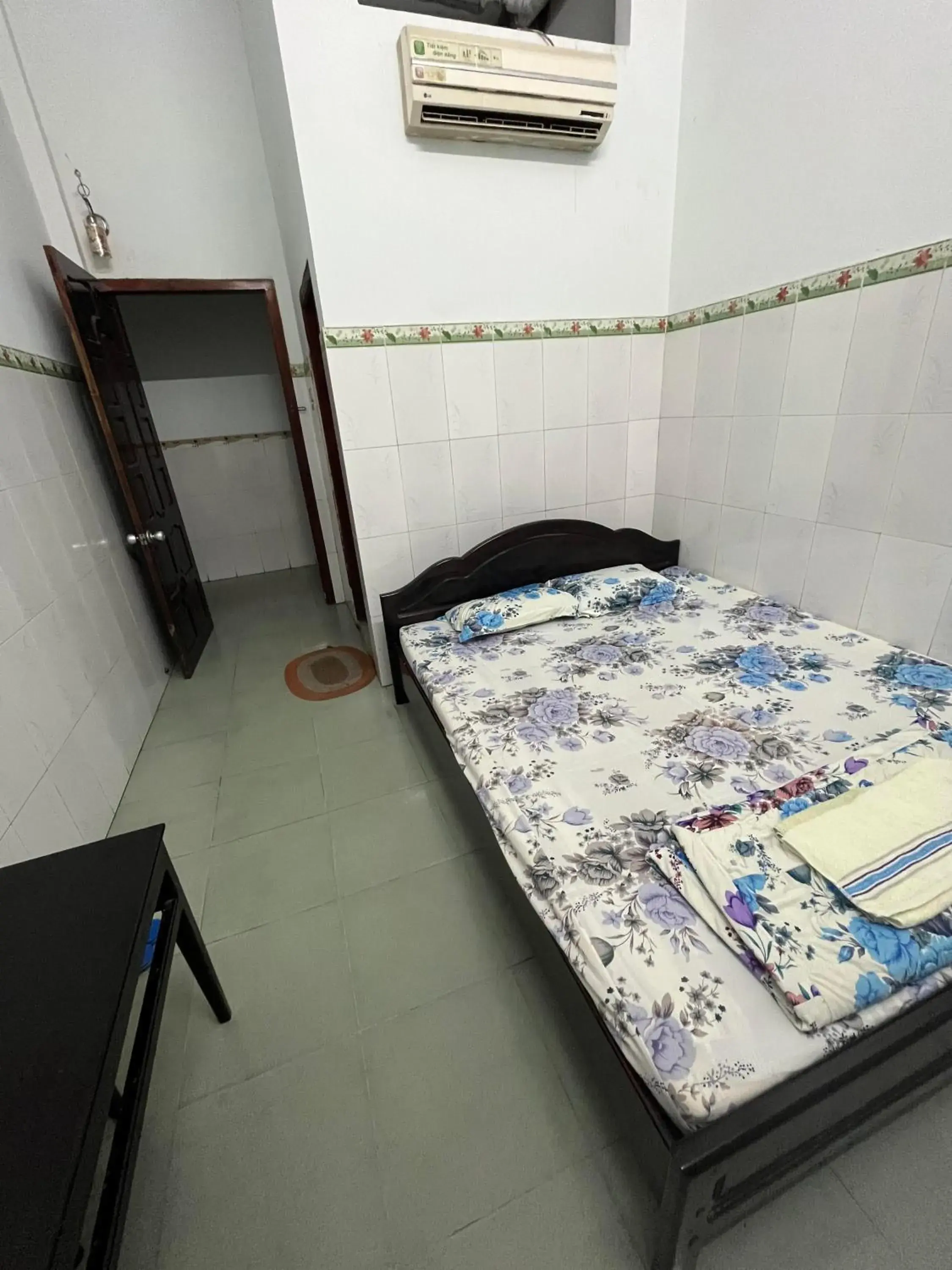 Large Double Room in Cát Phượng Motel Large Double Room in Cát Phượng Motel
