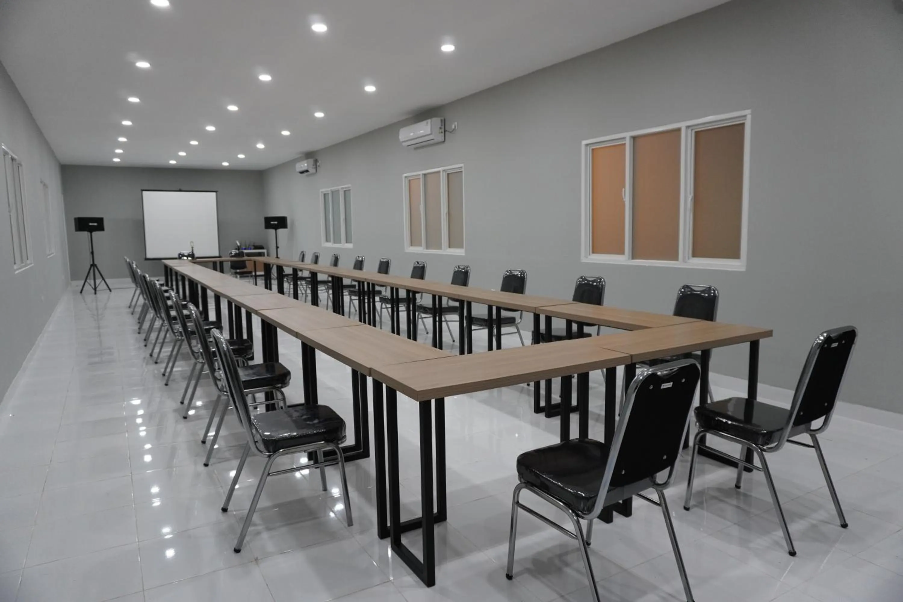 Meeting/conference room in Hotel Luansa Klui