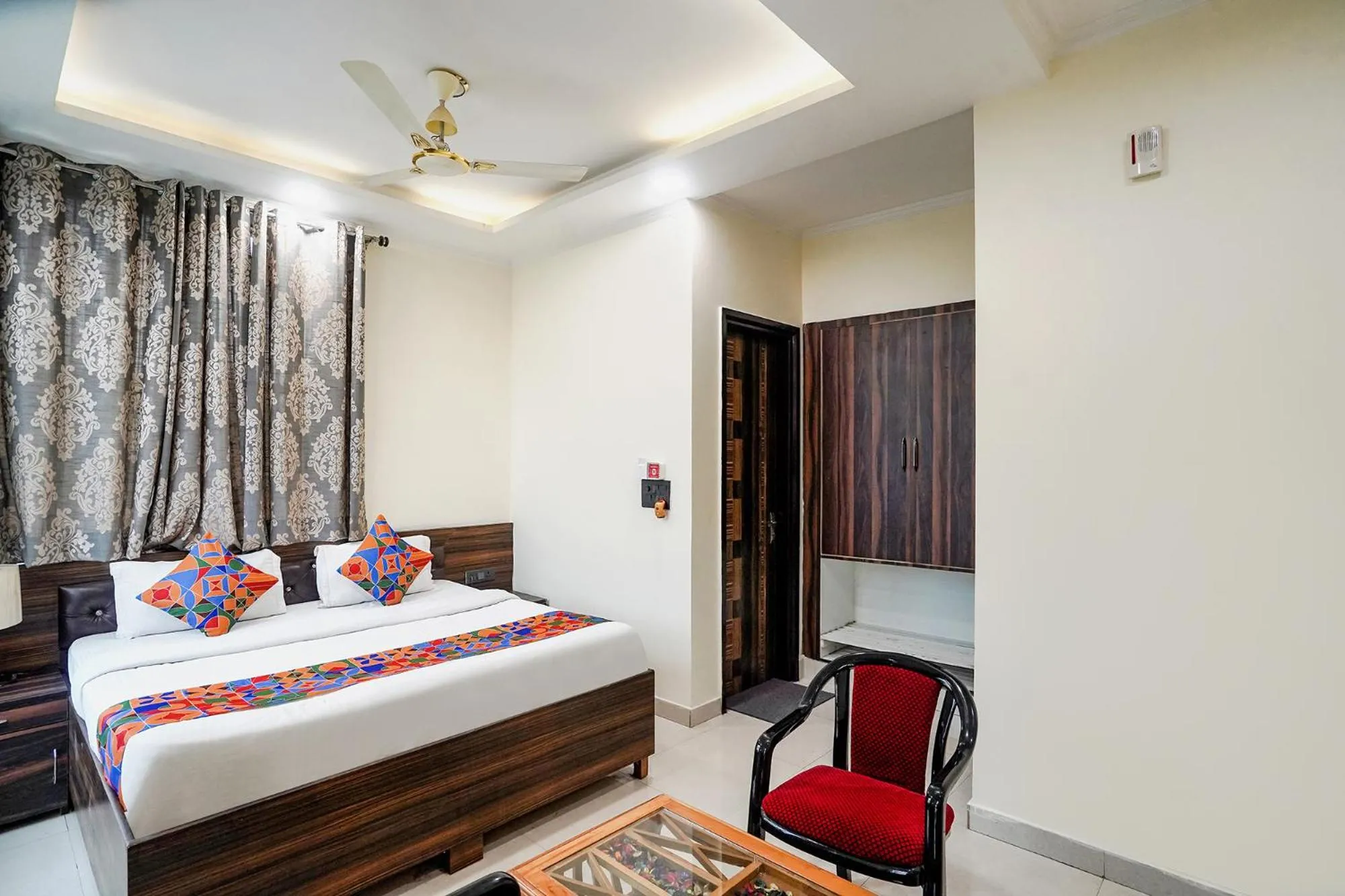 FabHotel 17 Suites - Kailash hospital