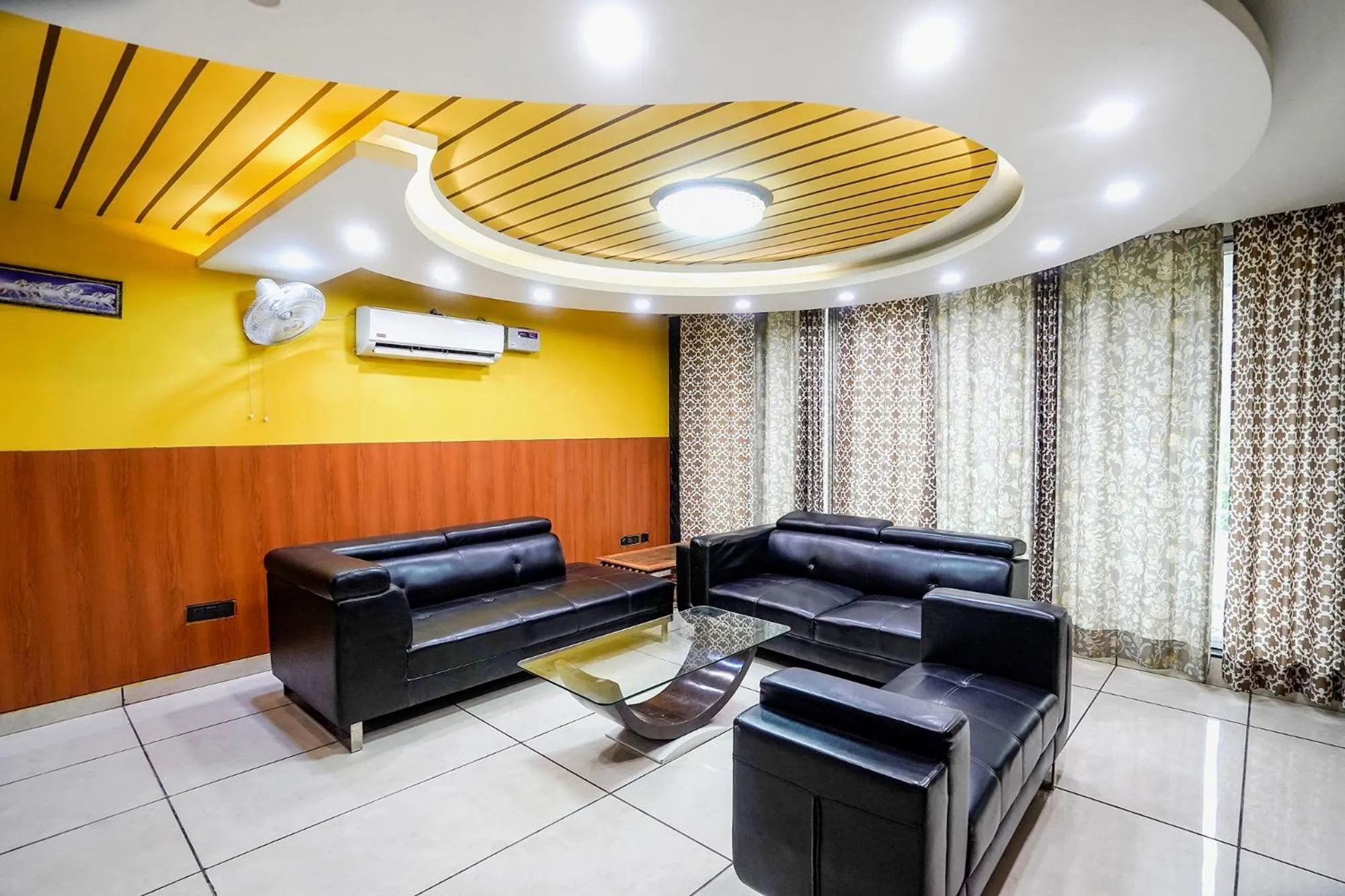 Seating area in FabHotel 17 Suites - Kailash hospital