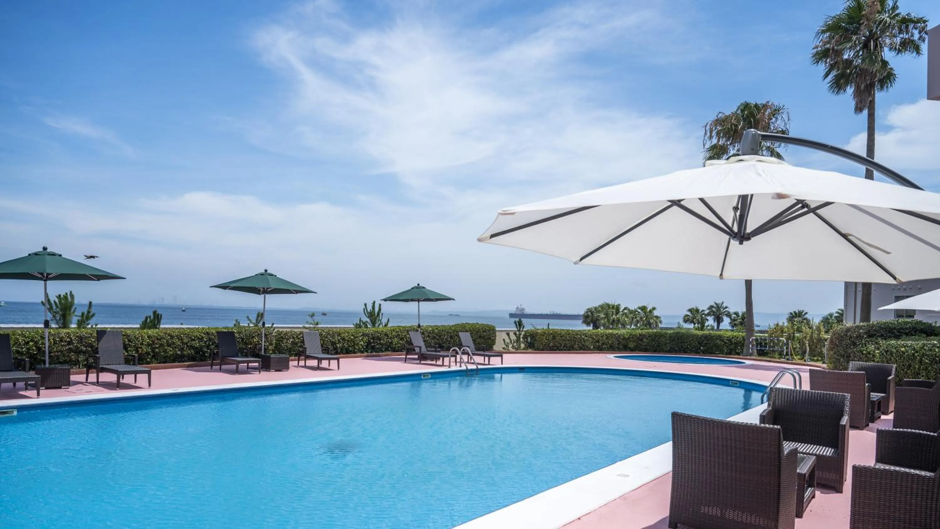 Pool view in La vista Yokosuka Kannonzaki Terrace