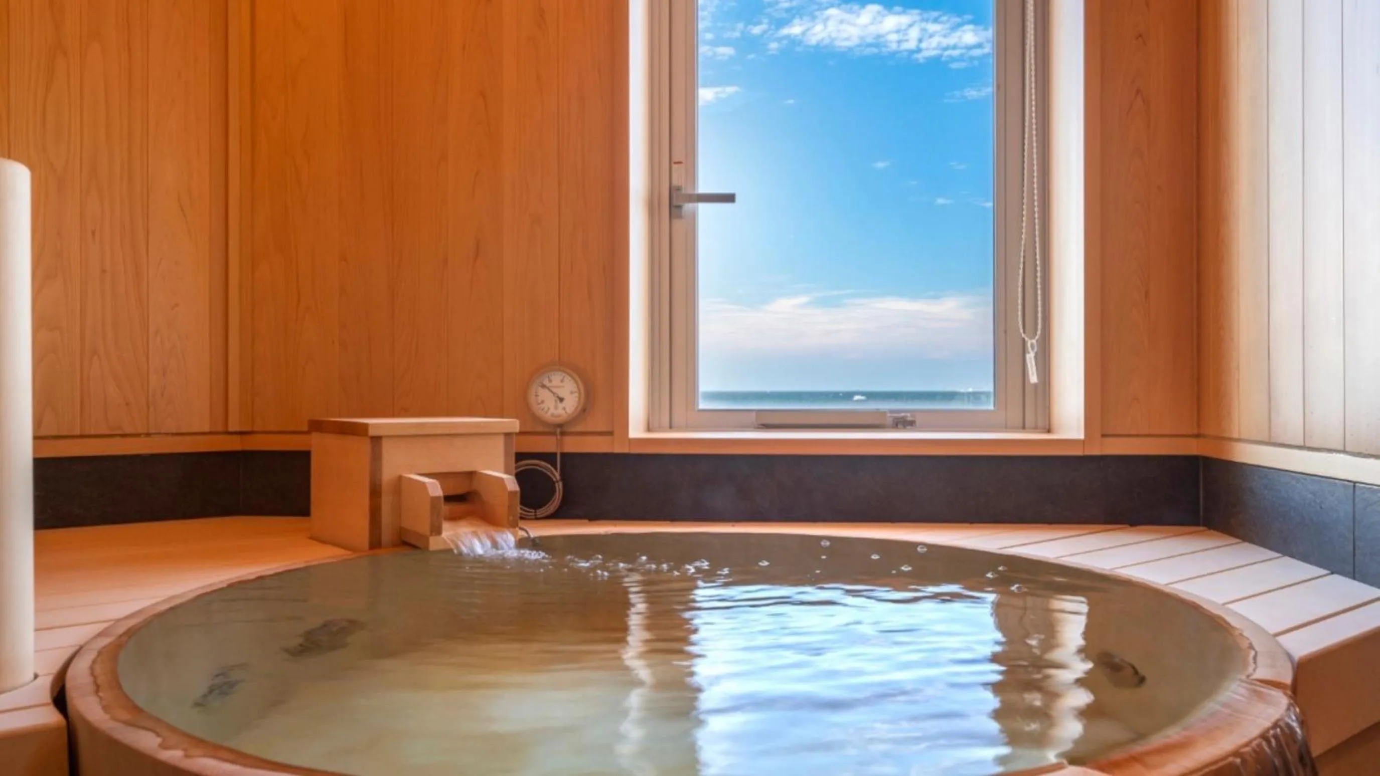 Hot Tub in La vista Yokosuka Kannonzaki Terrace