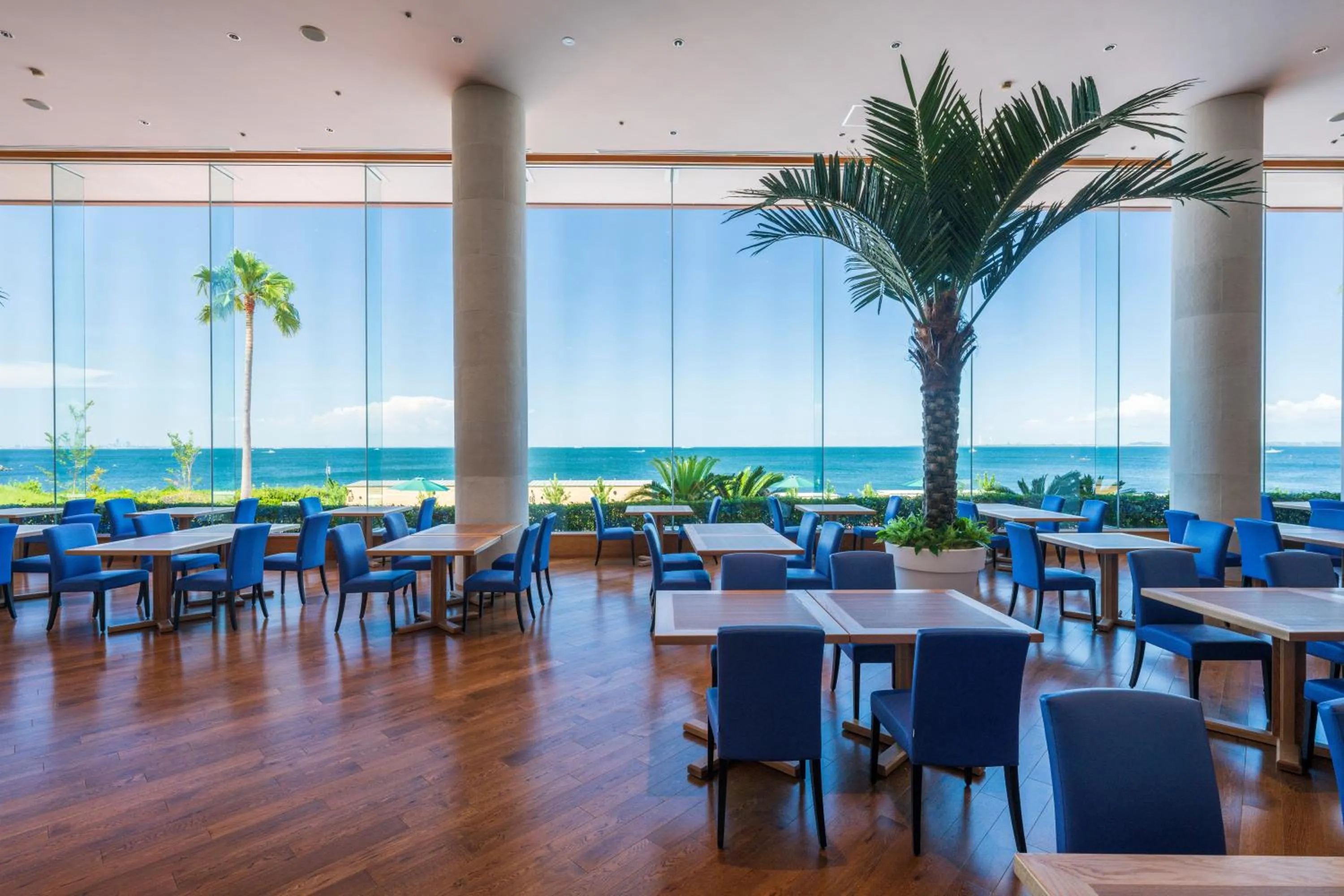 Restaurant/places to eat in La vista Yokosuka Kannonzaki Terrace