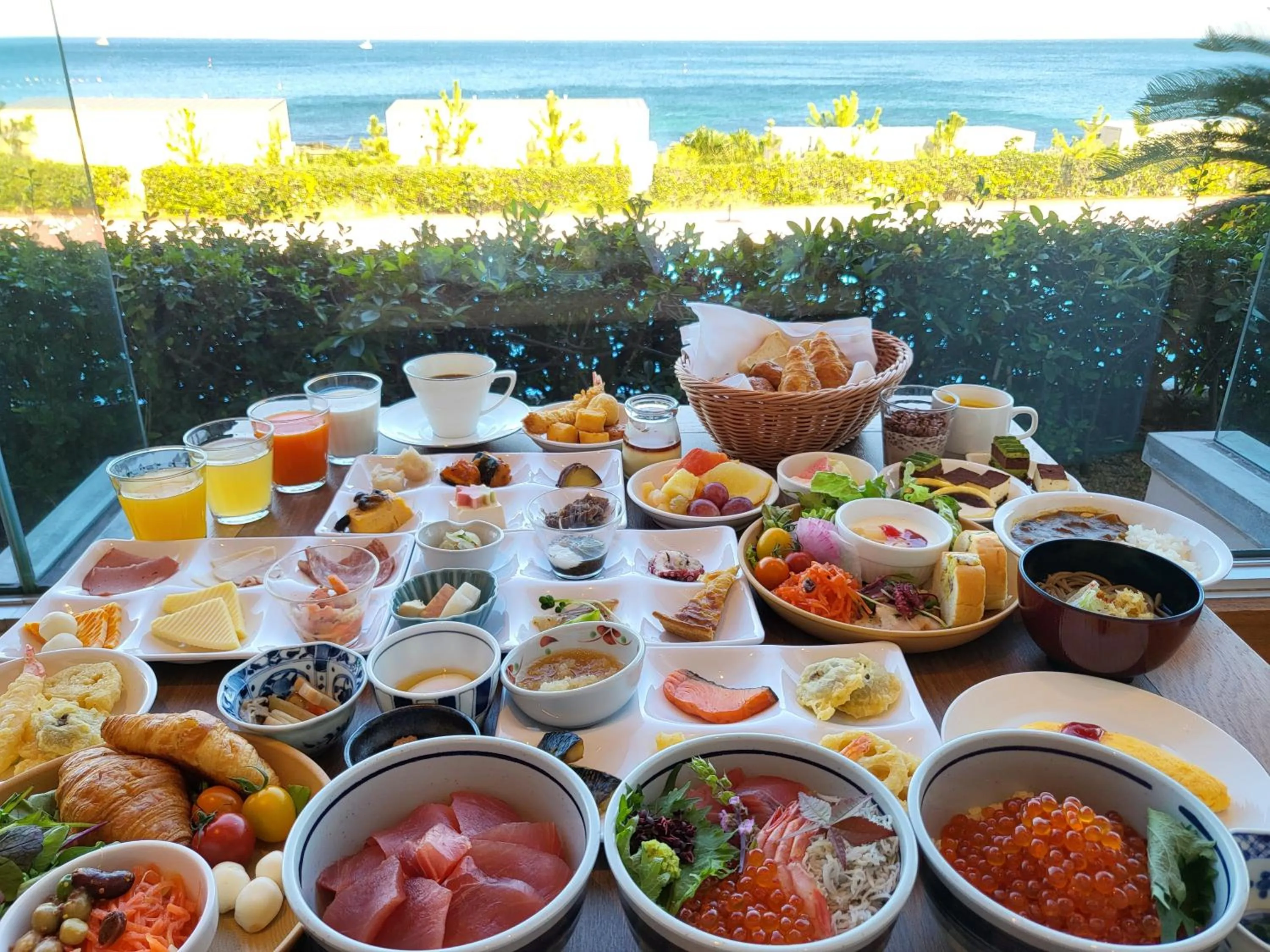 Food and drinks in La vista Yokosuka Kannonzaki Terrace