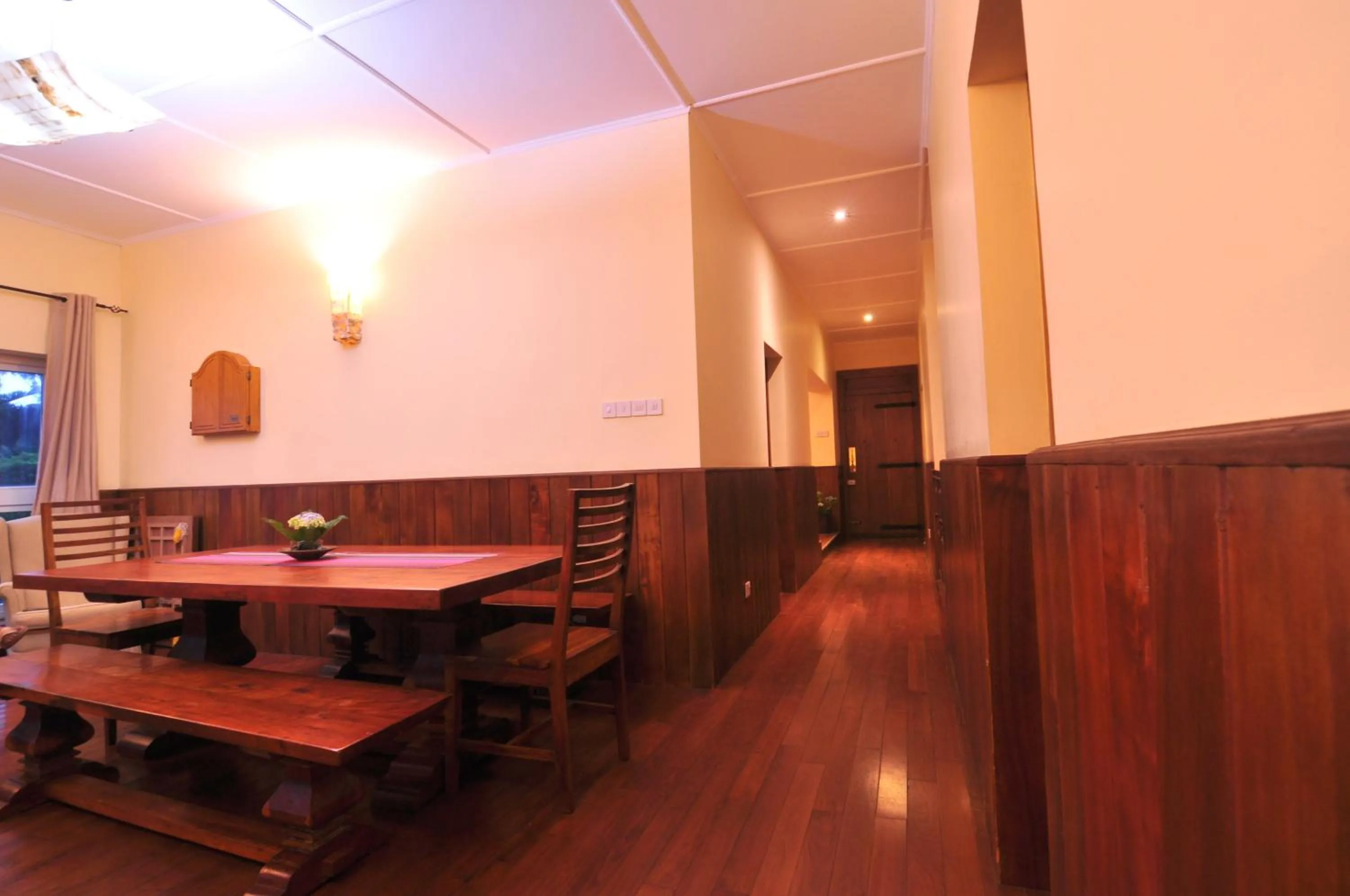 Restaurant/places to eat in Clouds Holiday Bungalow