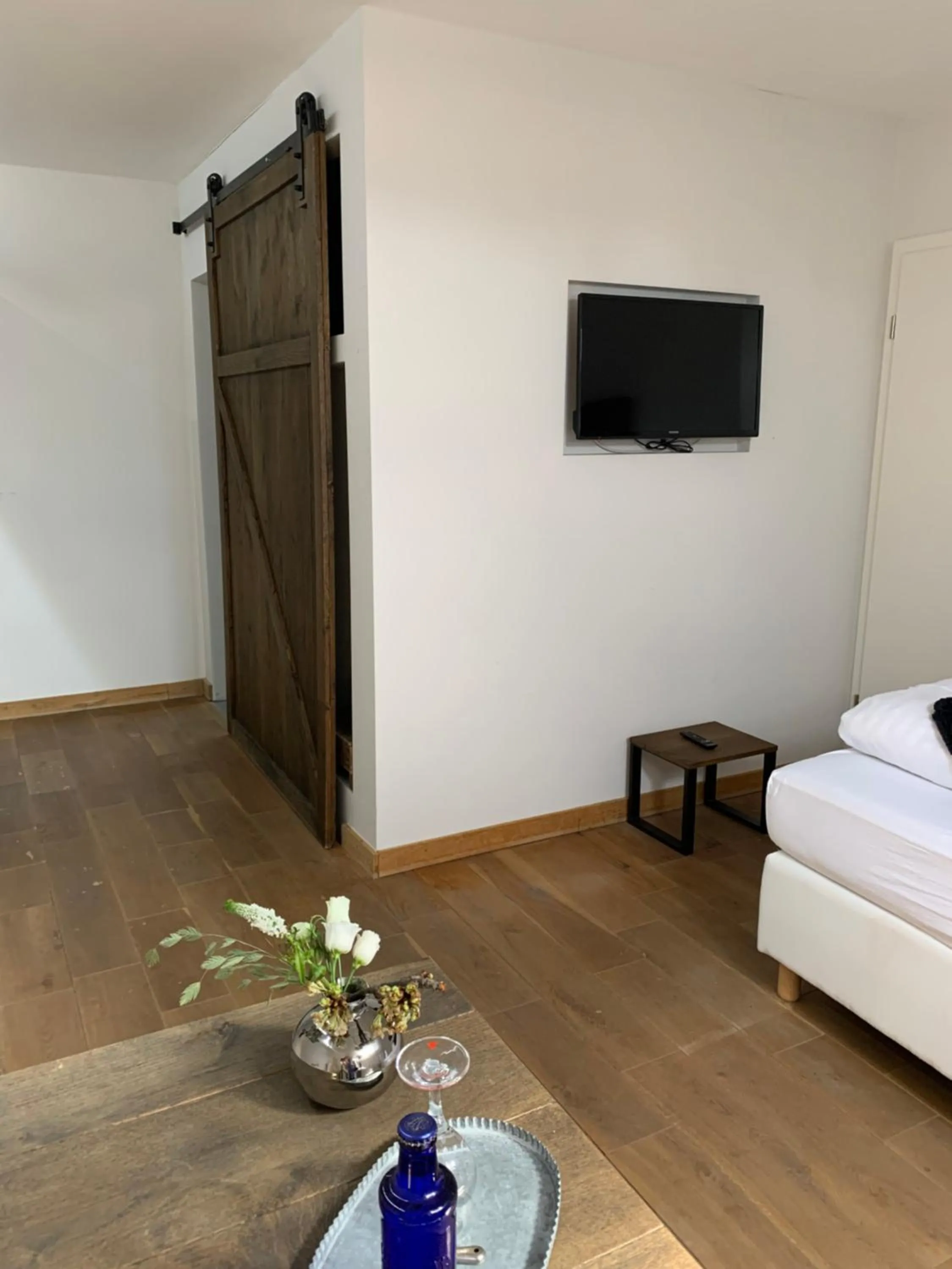 Photo of the whole room, Bed in Gut Hohenholz