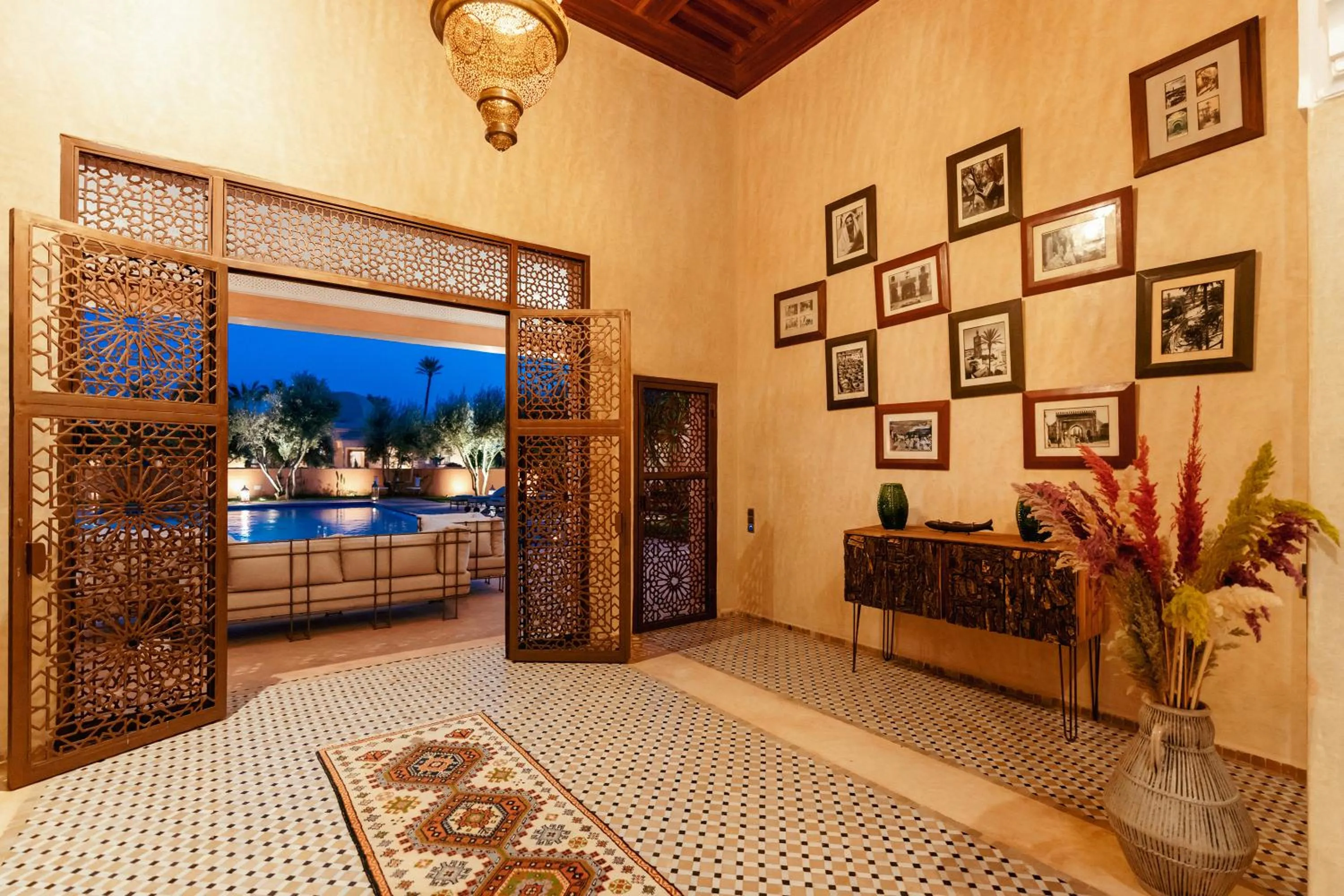 Night in Palais Alcazar