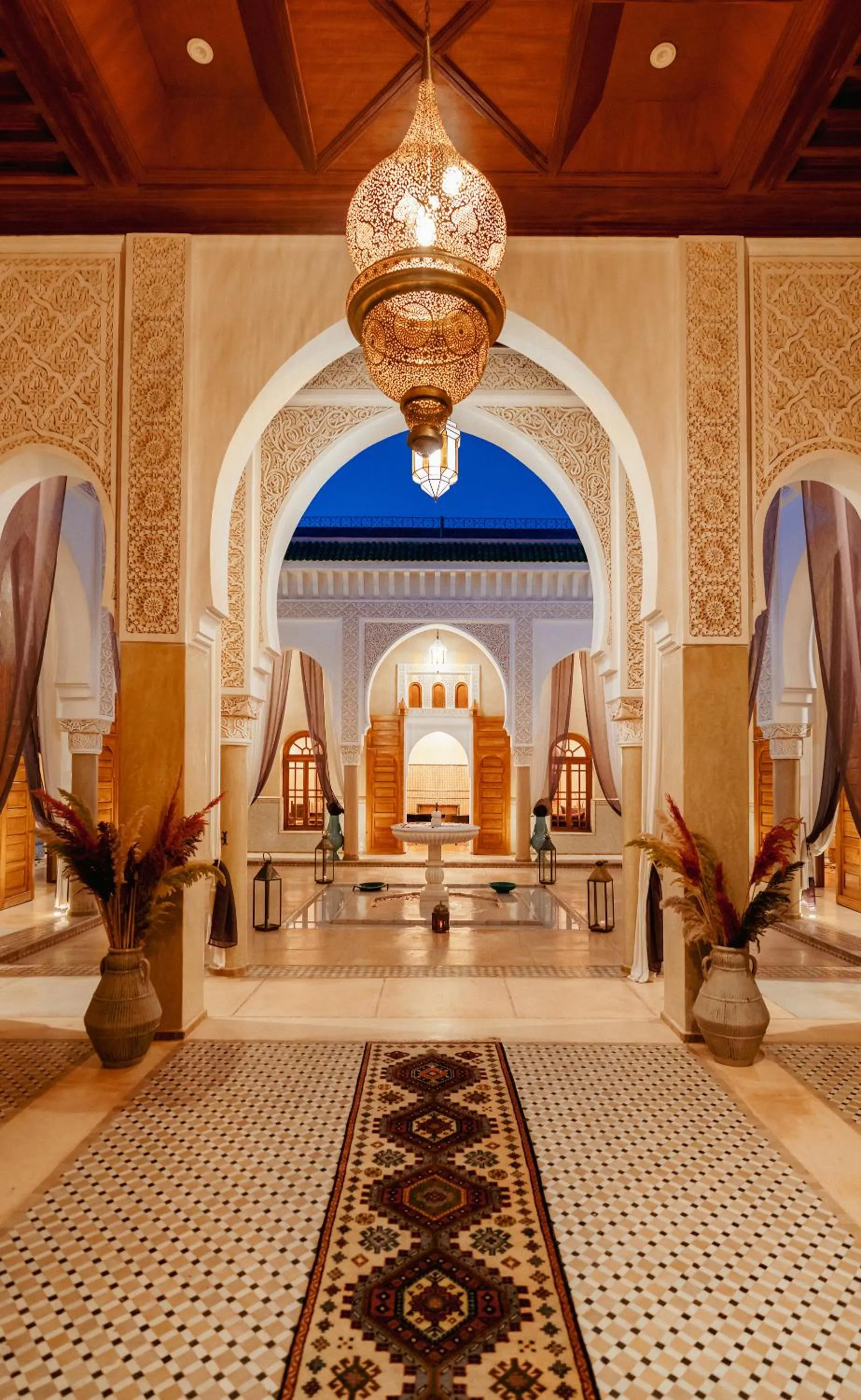 Facade/entrance in Palais Alcazar