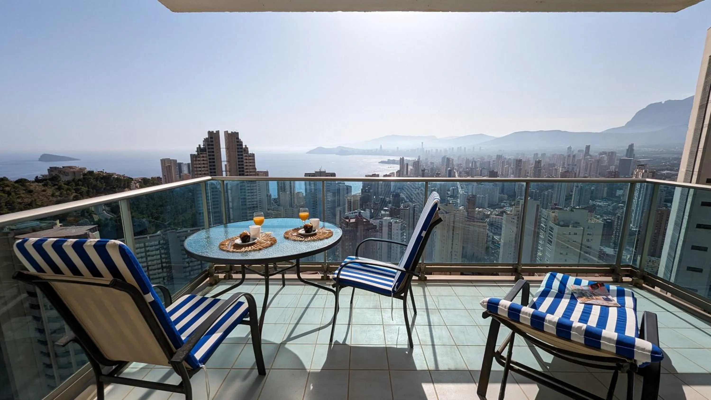 TORRE LUGANO sea view apartment