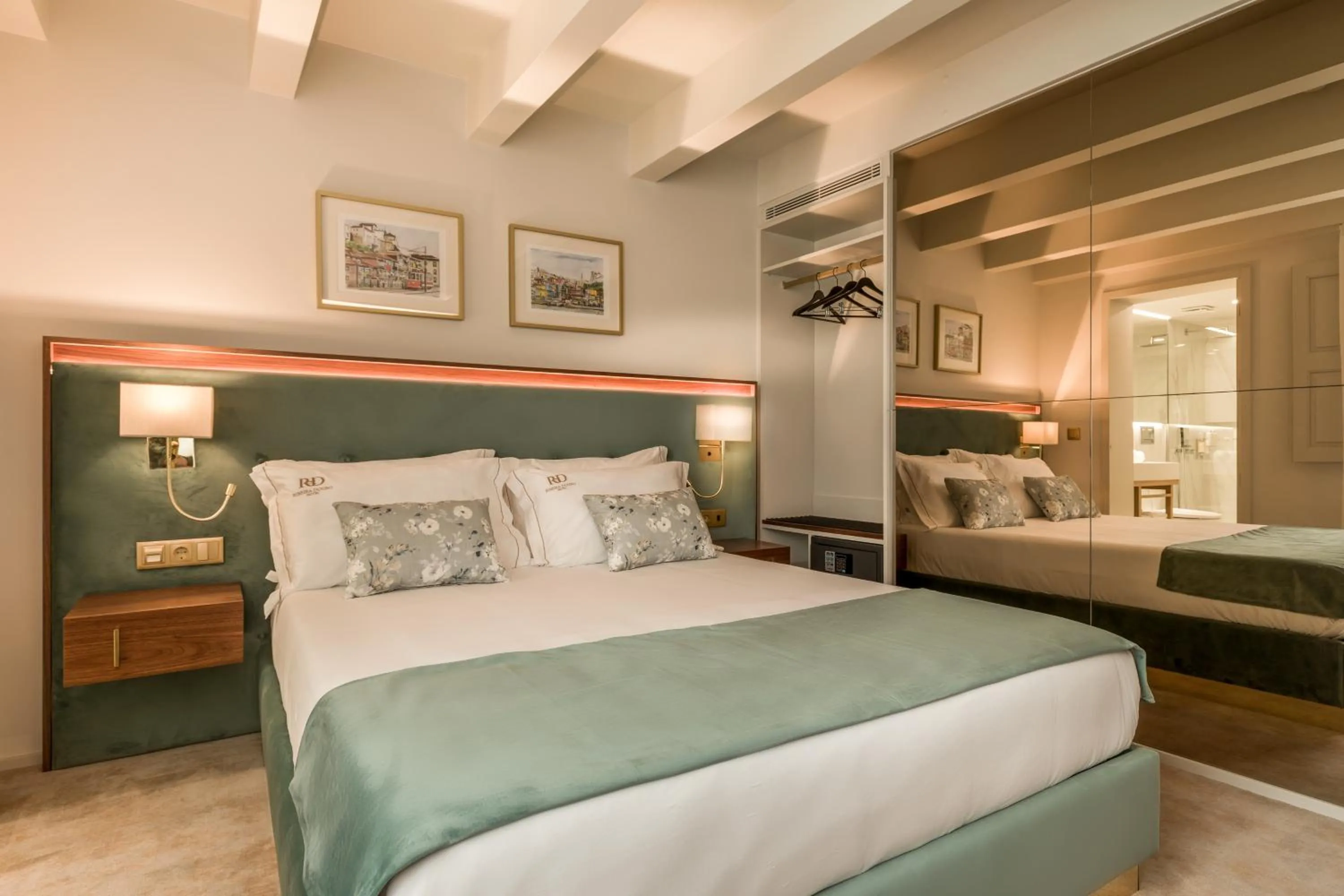 Bed in Ribeira Douro Hotel