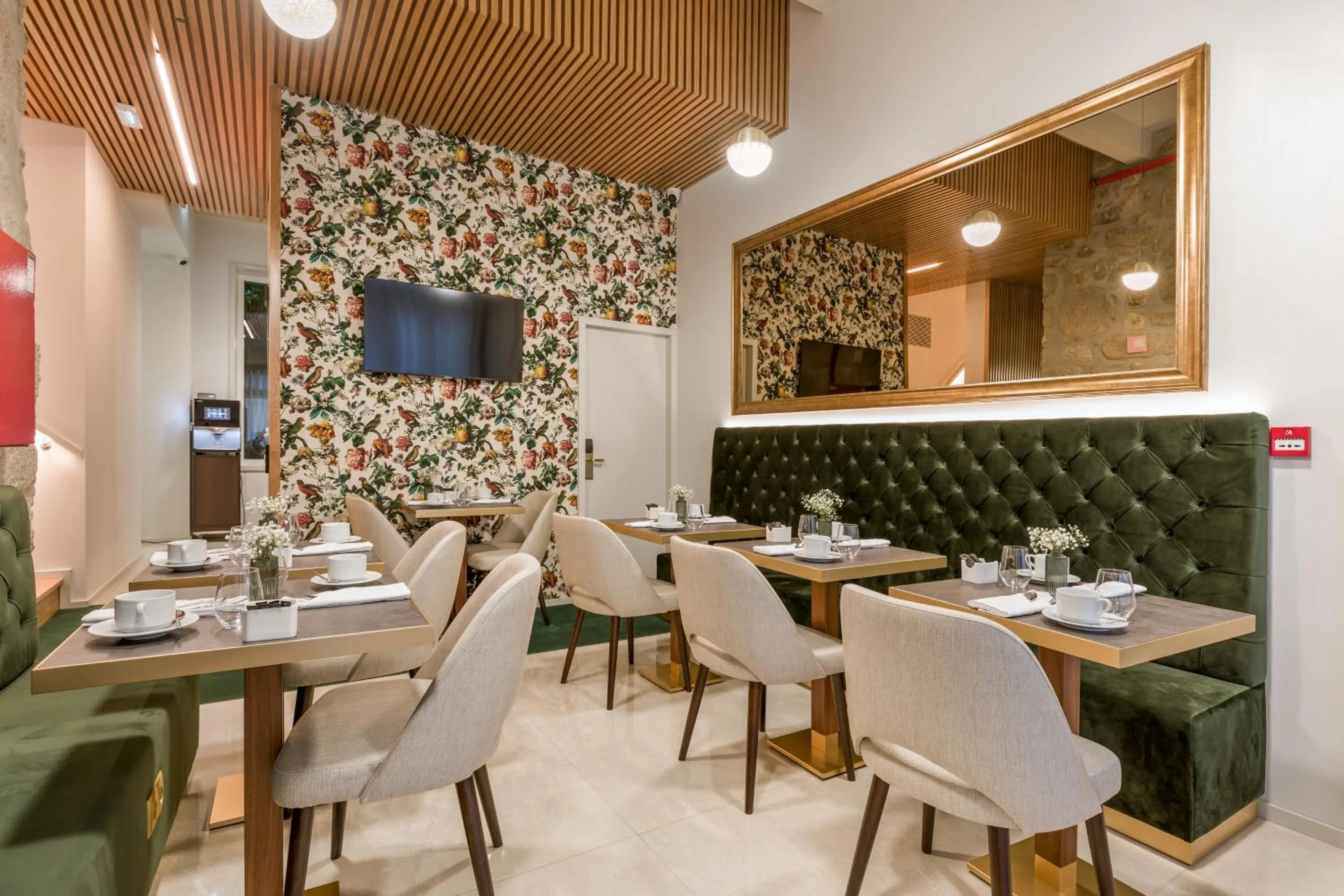 Restaurant/places to eat in Ribeira Douro Hotel