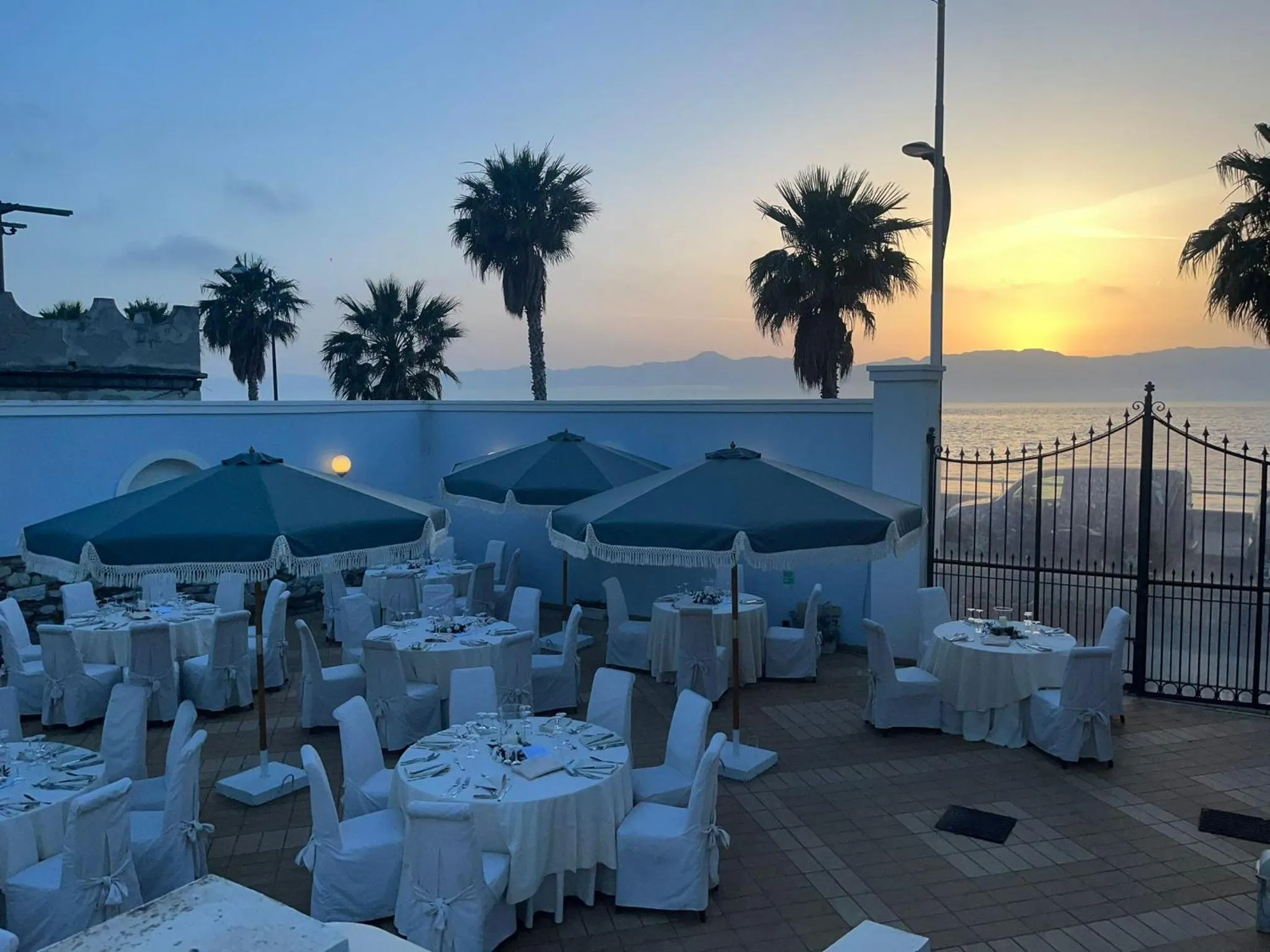Patio in Hotel La Lampara