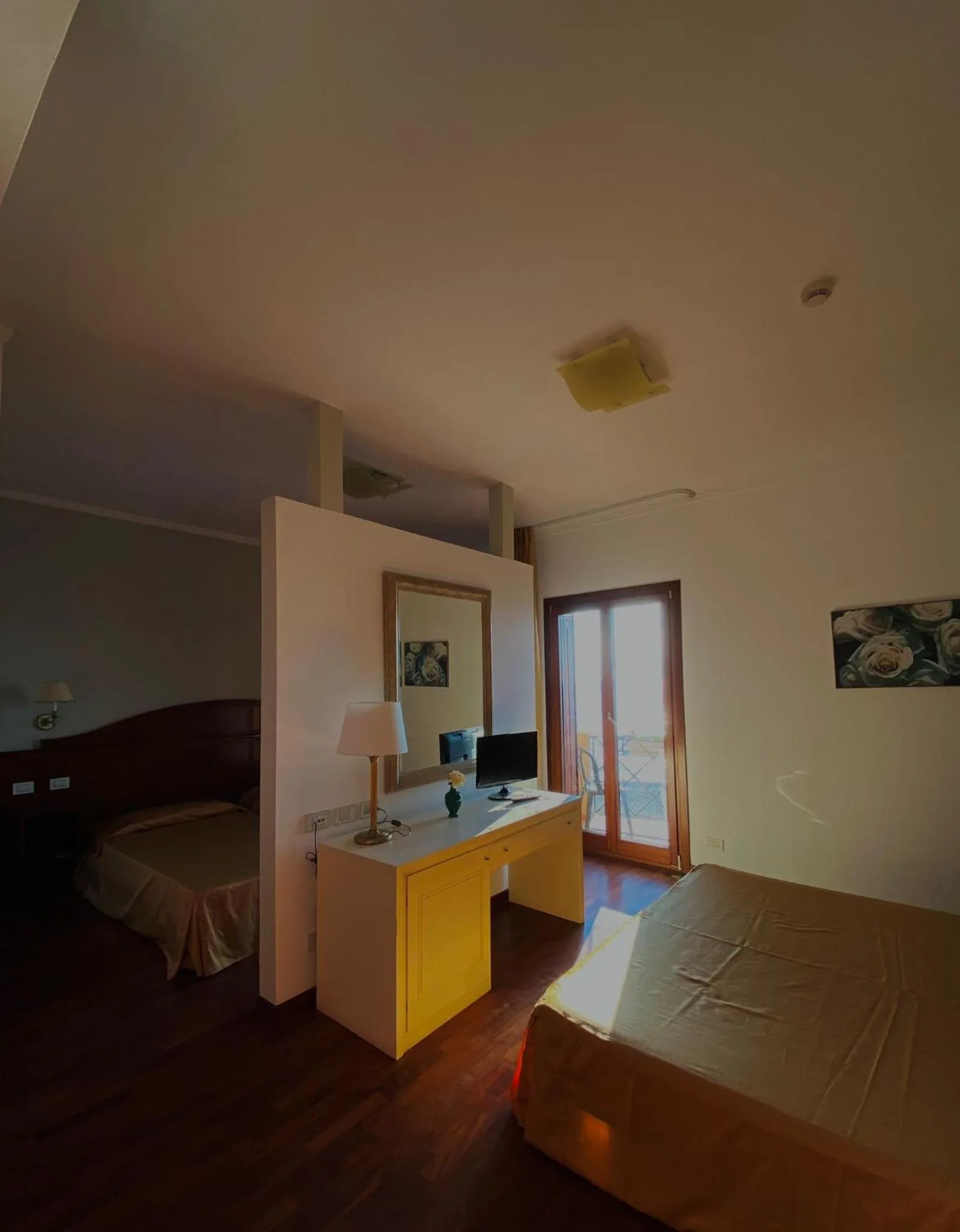 Bedroom, Bed in Hotel La Lampara