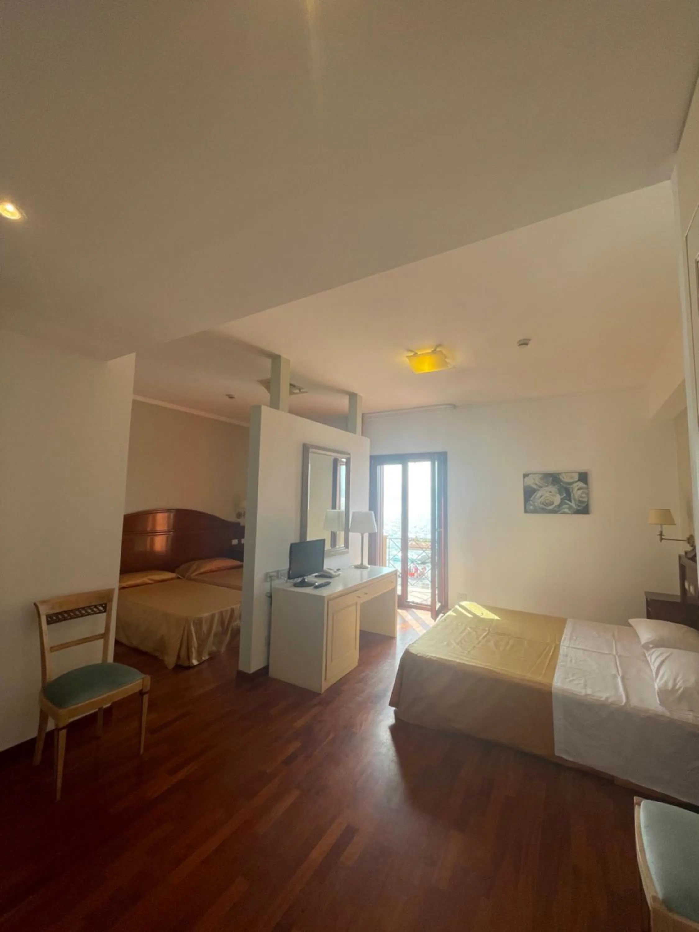 Bedroom, Bed in Hotel La Lampara