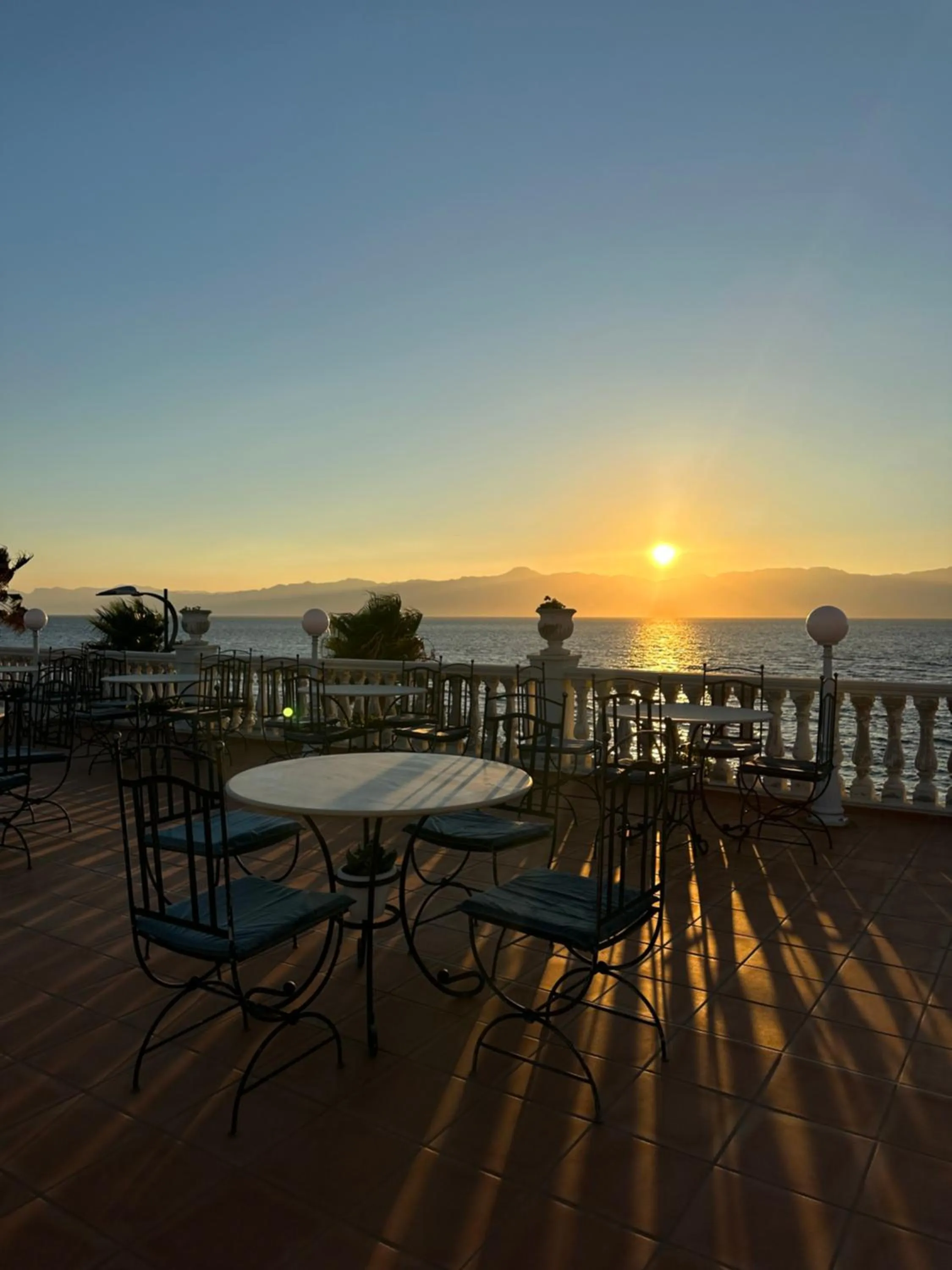 Restaurant/places to eat in Hotel La Lampara