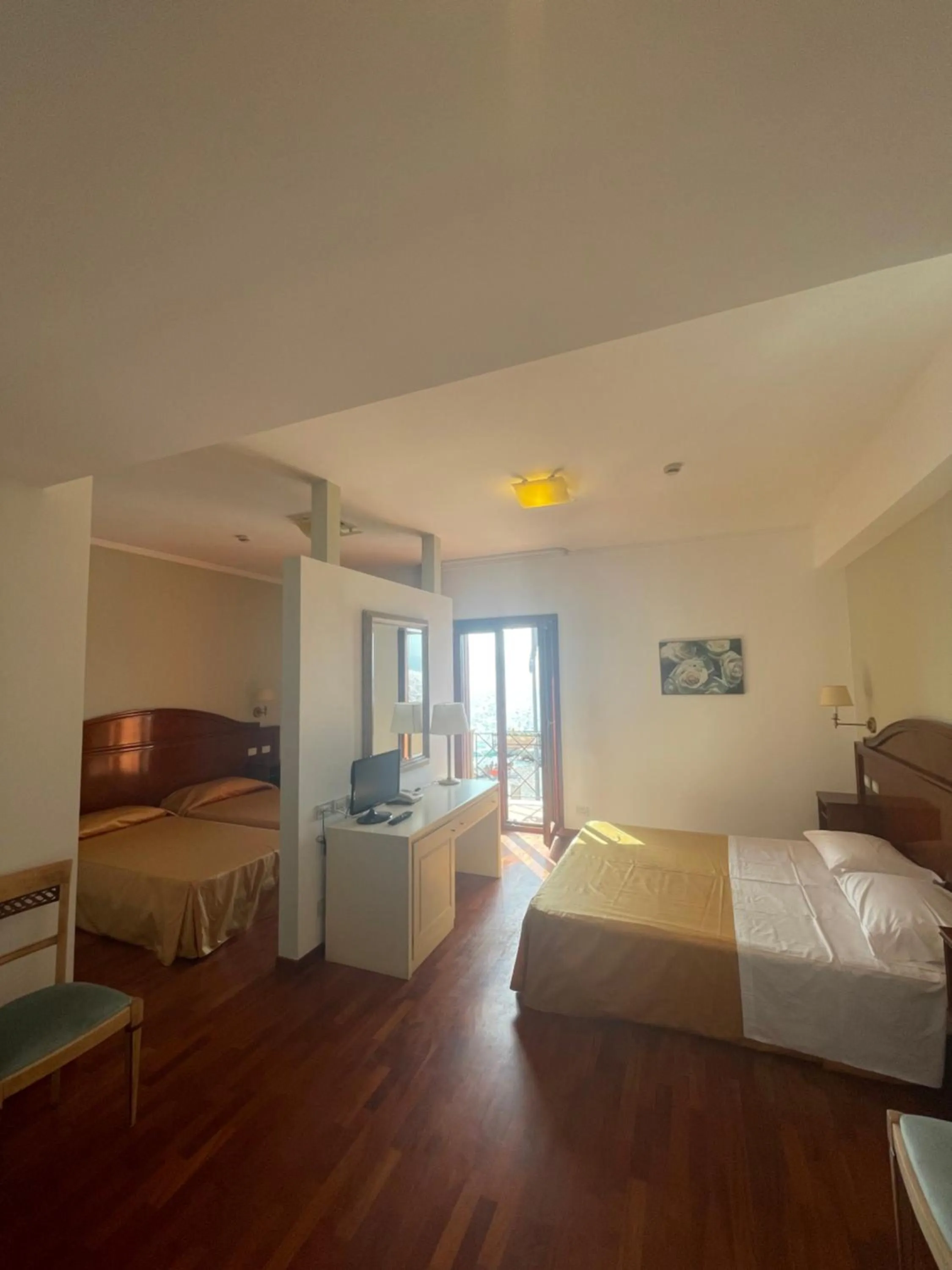 Bedroom, Bed in Hotel La Lampara