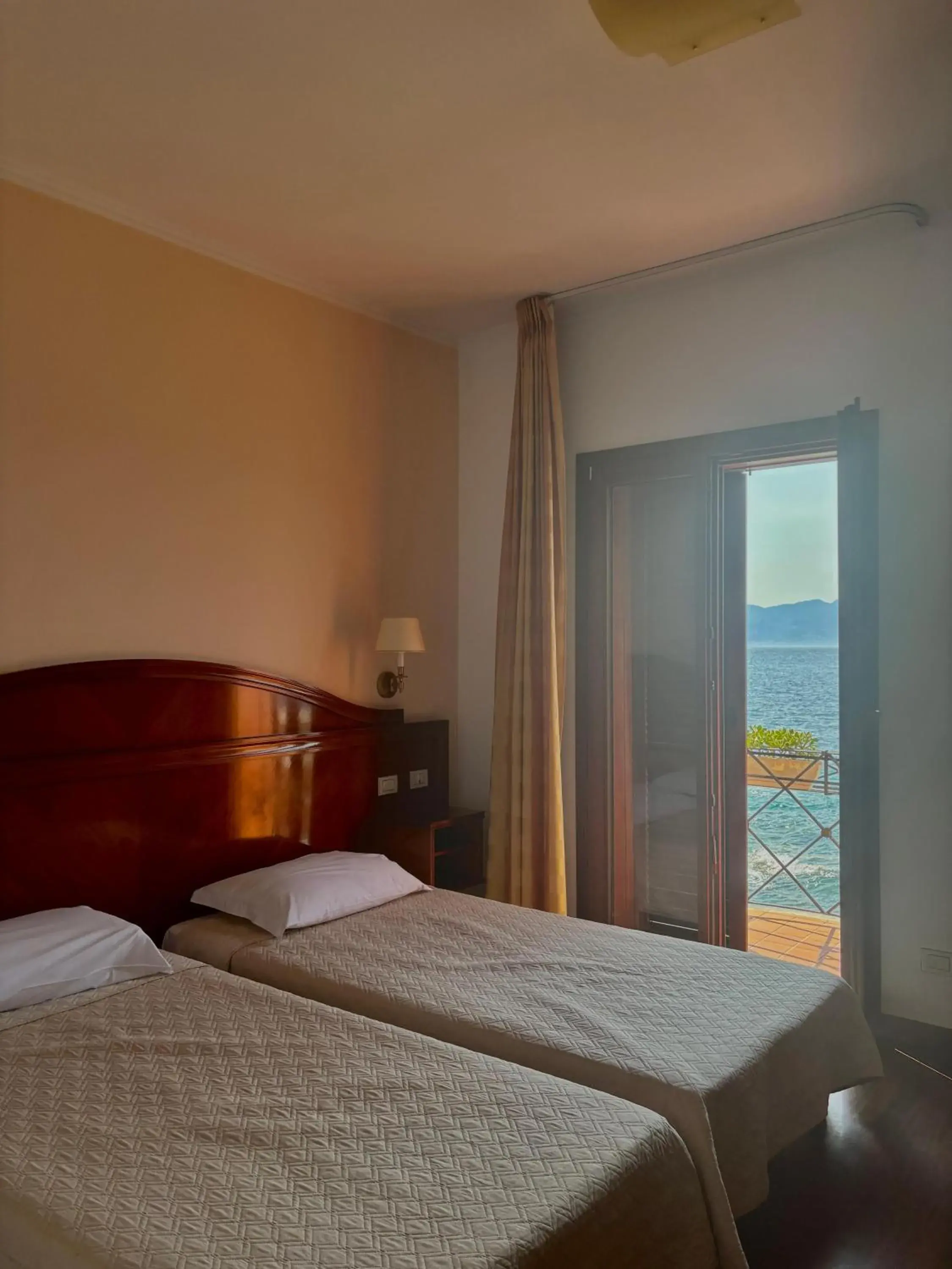 Twin Room with Sea View in Hotel La Lampara Twin Room with Sea View in Hotel La Lampara