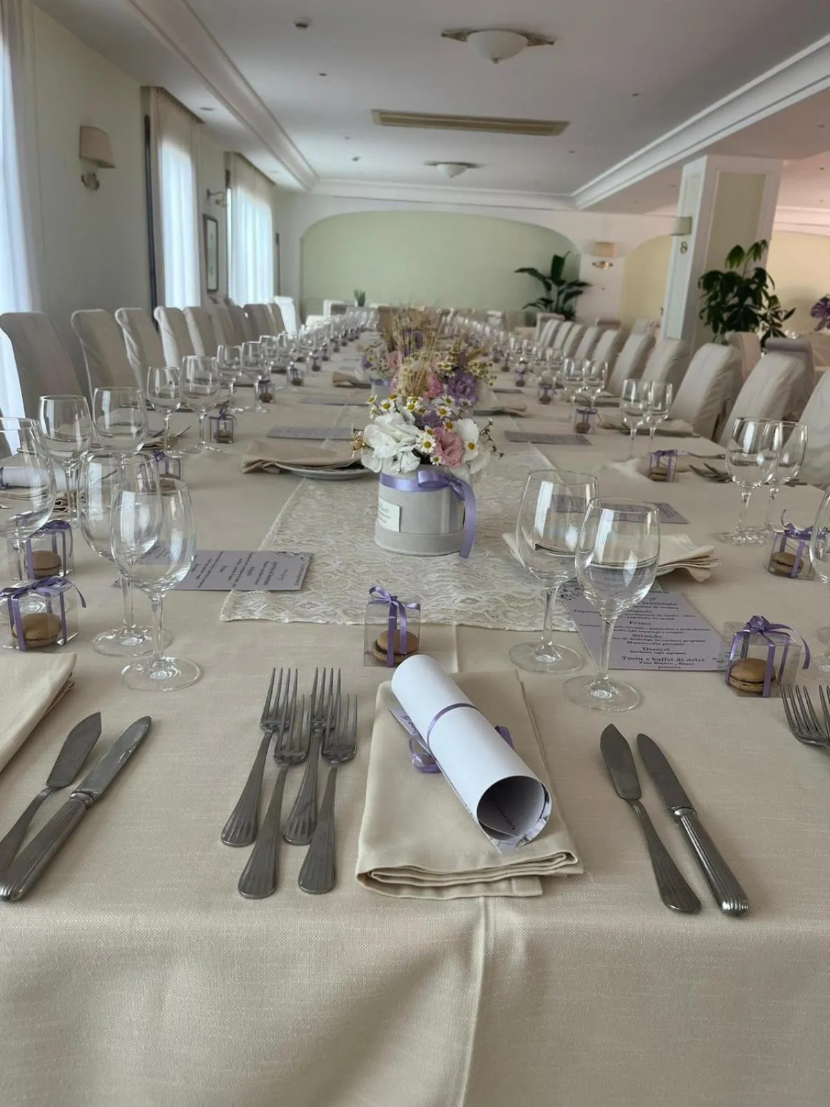 Restaurant/places to eat in Hotel La Lampara