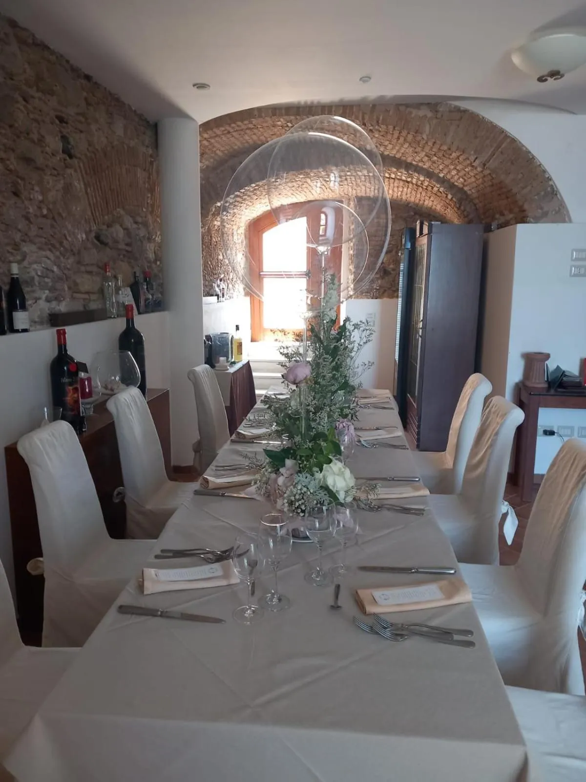 Restaurant/places to eat in Hotel La Lampara