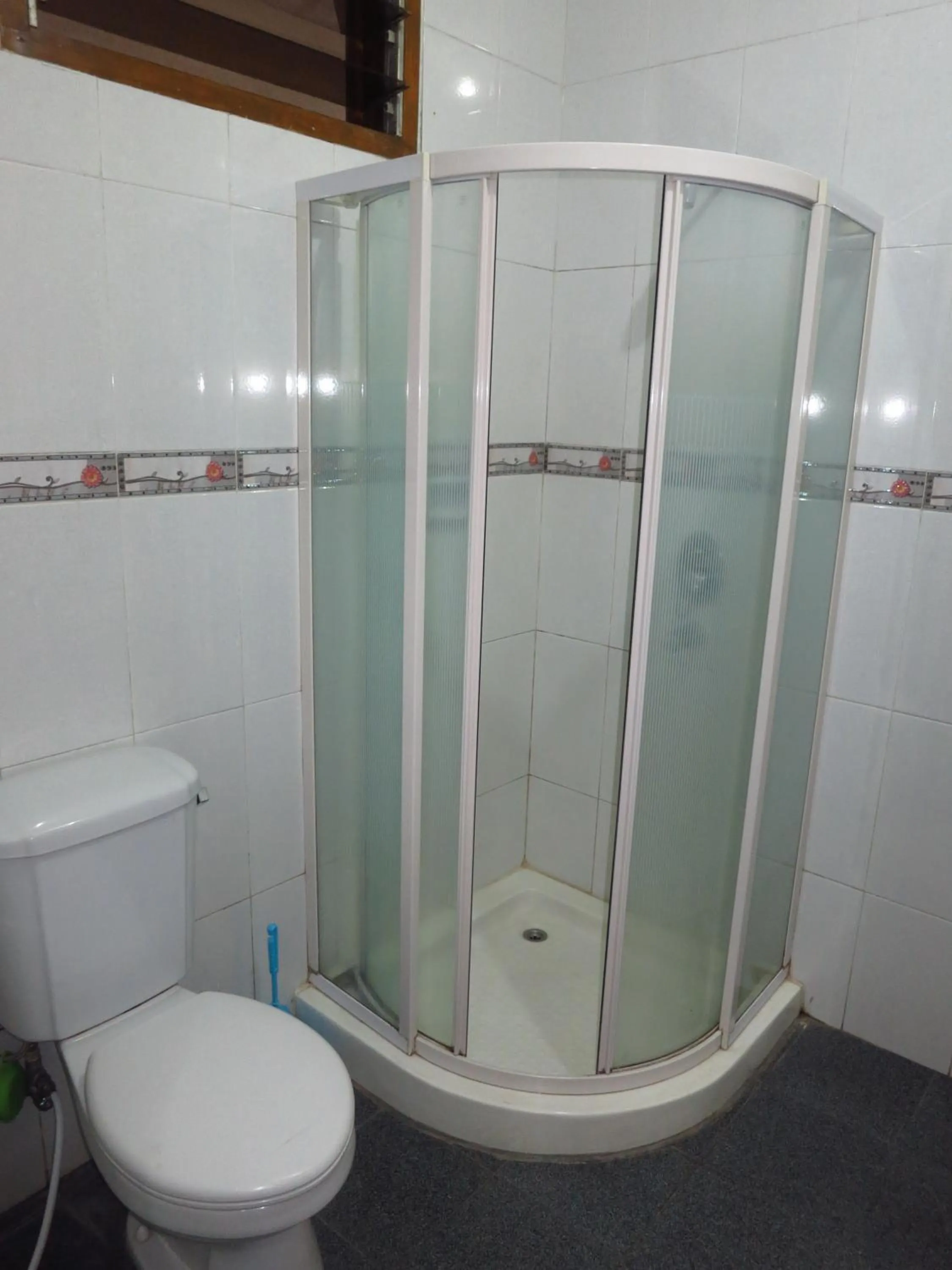 Bathroom in Enny's Guest House