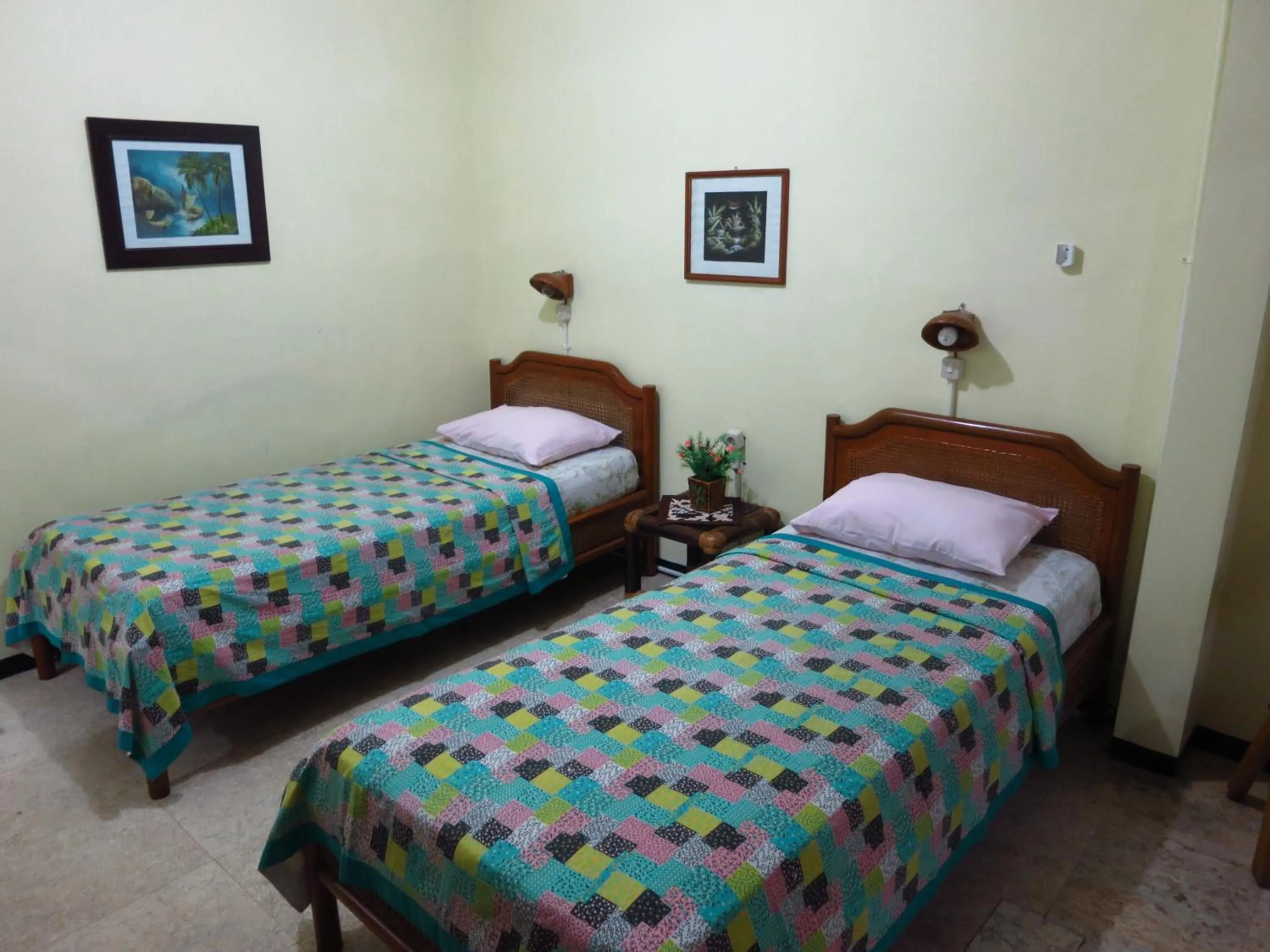 Bed in Enny's Guest House