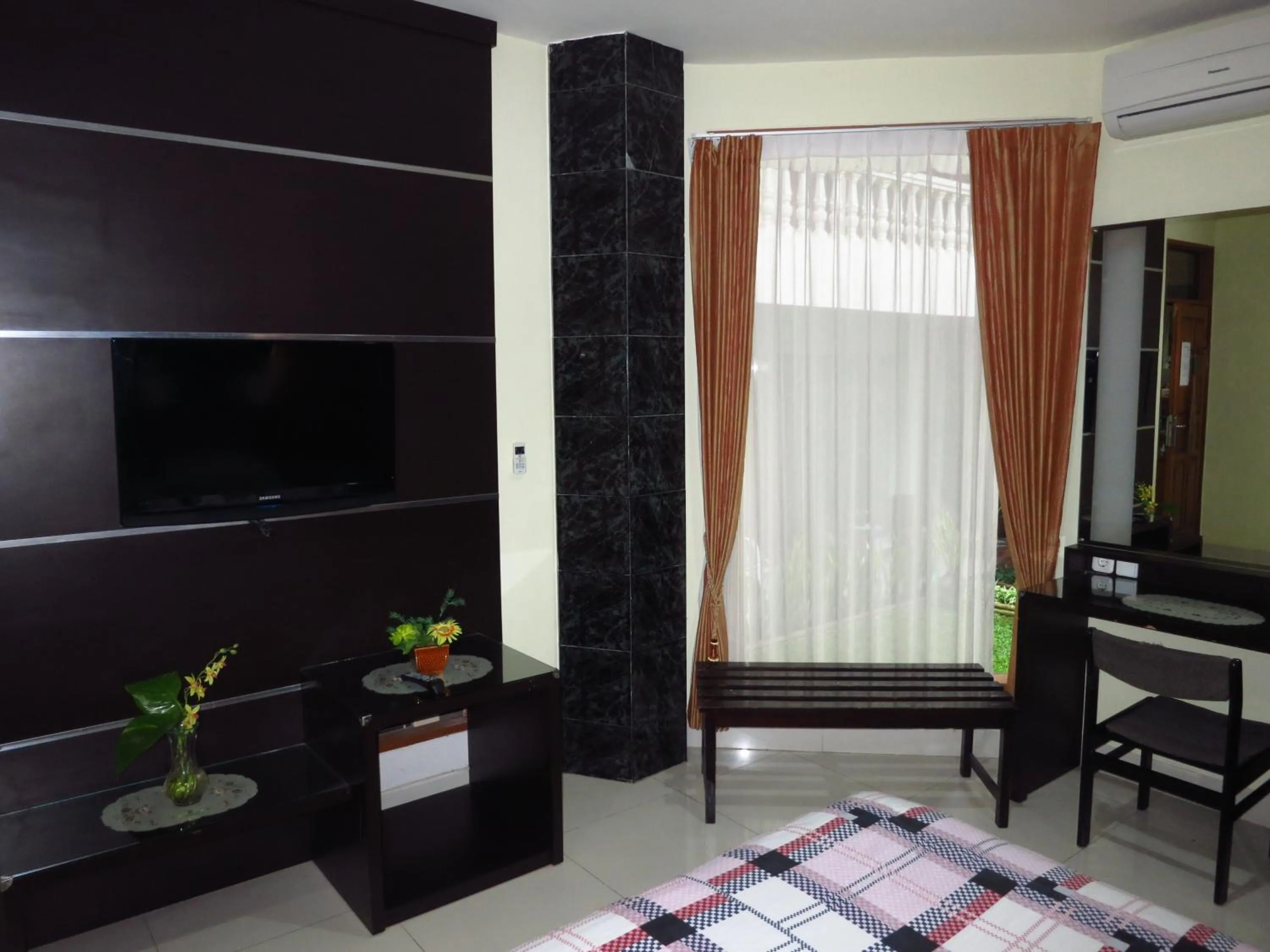 Photo of the whole room, Bed in Enny's Guest House