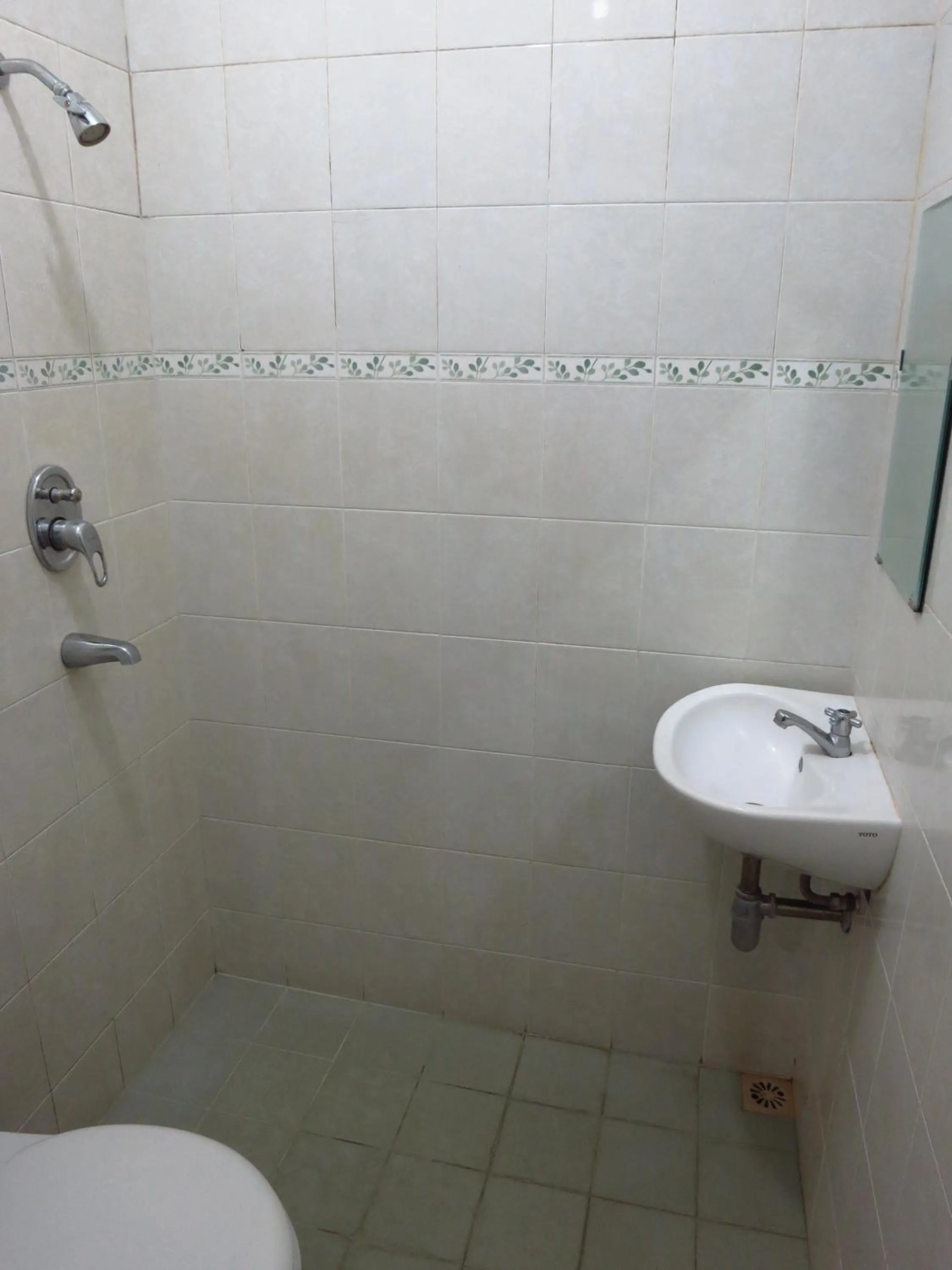 Bathroom in Enny's Guest House