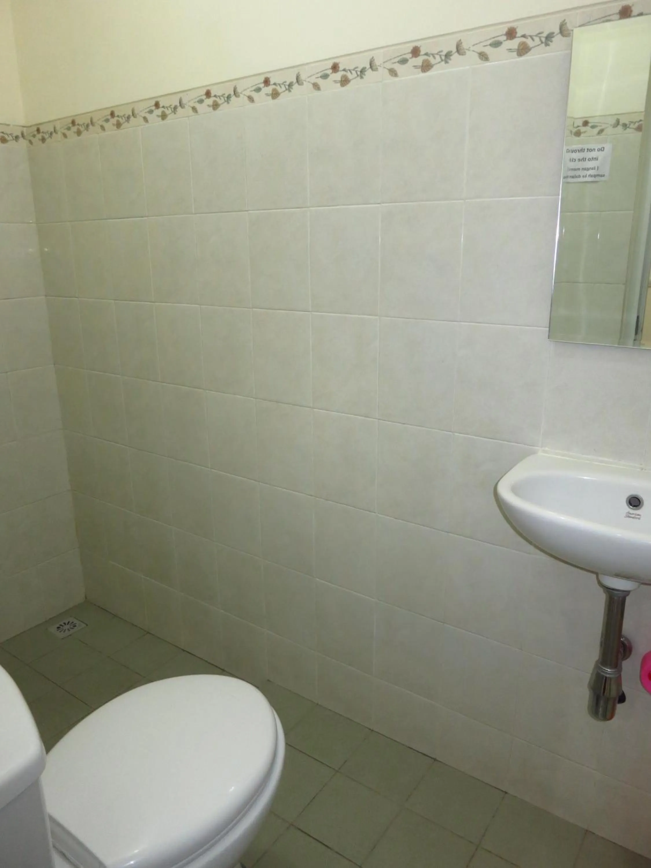 Bathroom in Enny's Guest House