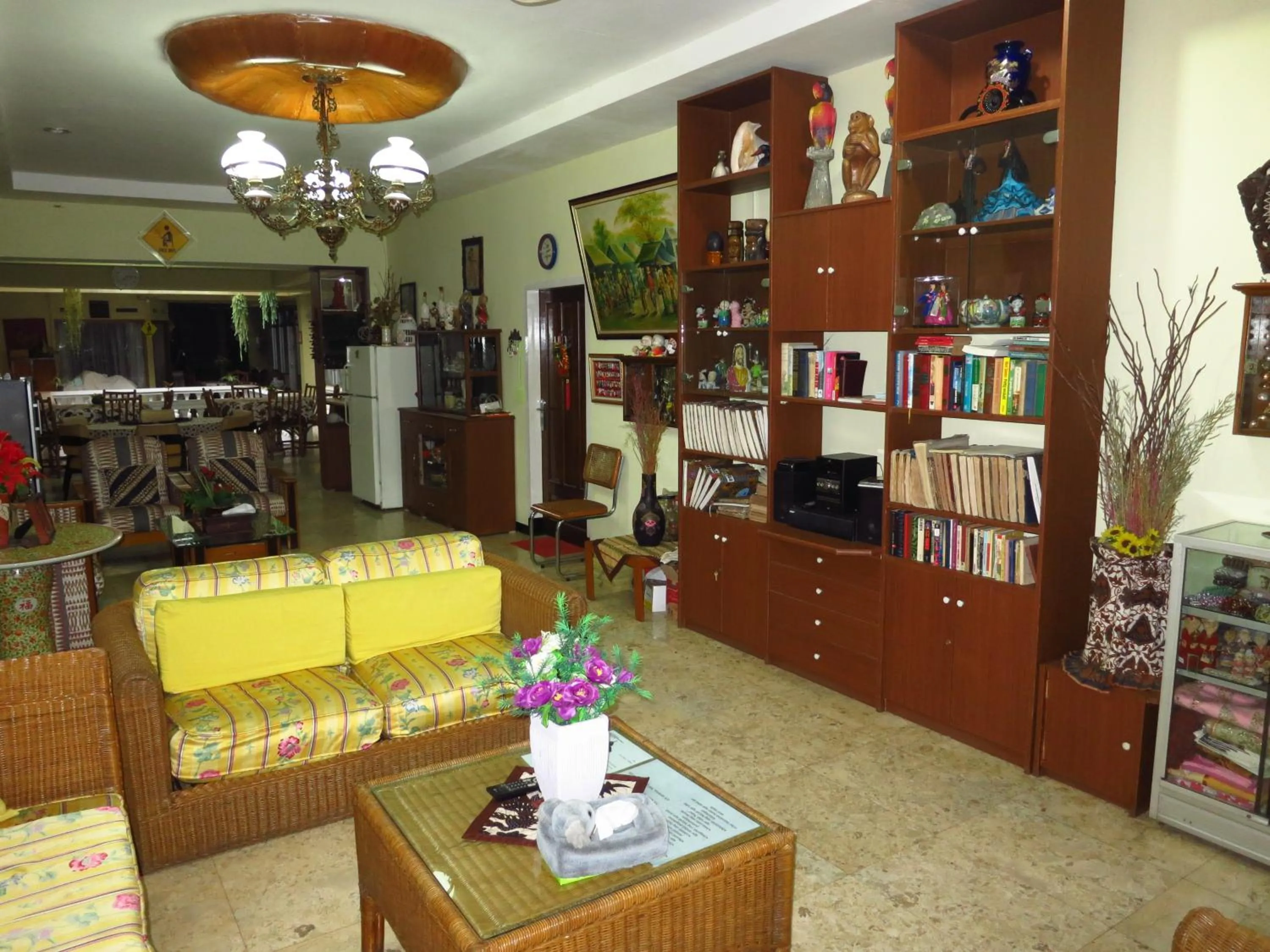 Living room in Enny's Guest House