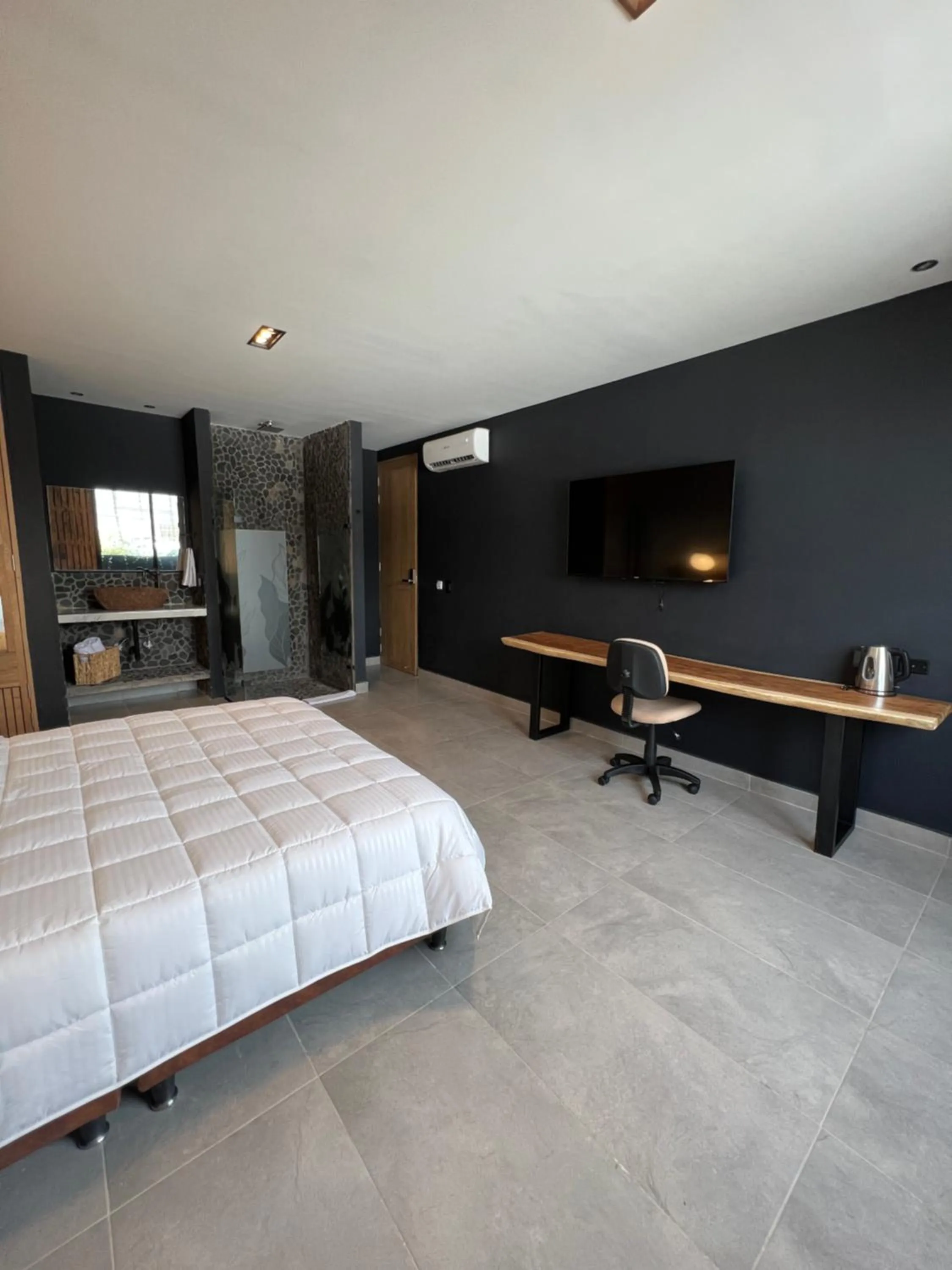 Photo of the whole room, Bed in Hotel Zelva Negra