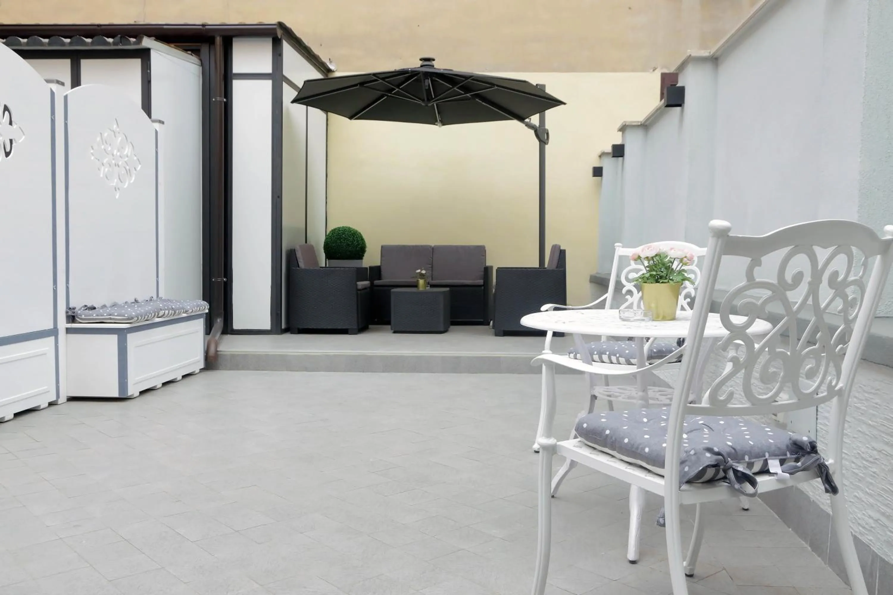 Garden view in Roman Holiday Suites