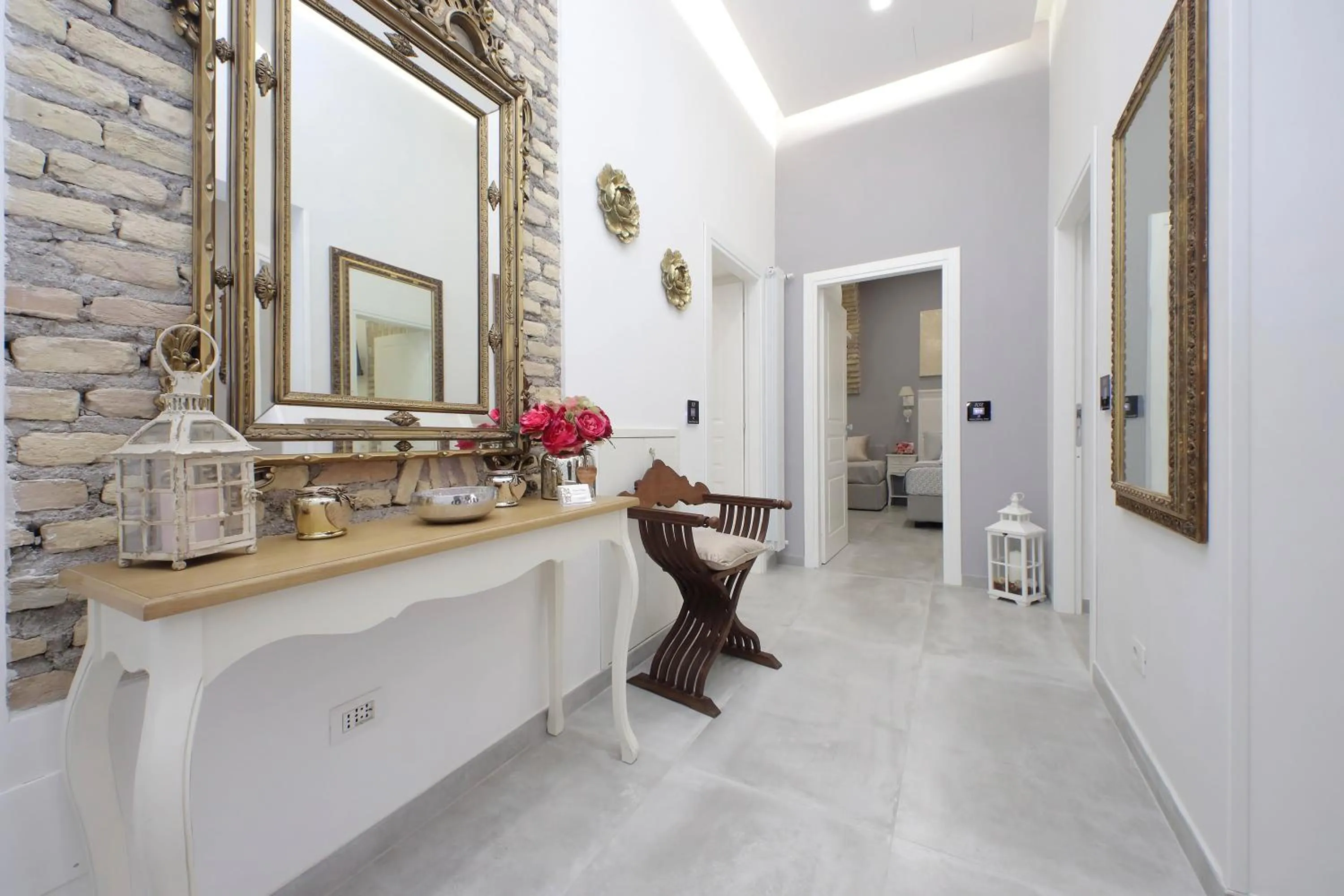 Decorative detail in Roman Holiday Suites