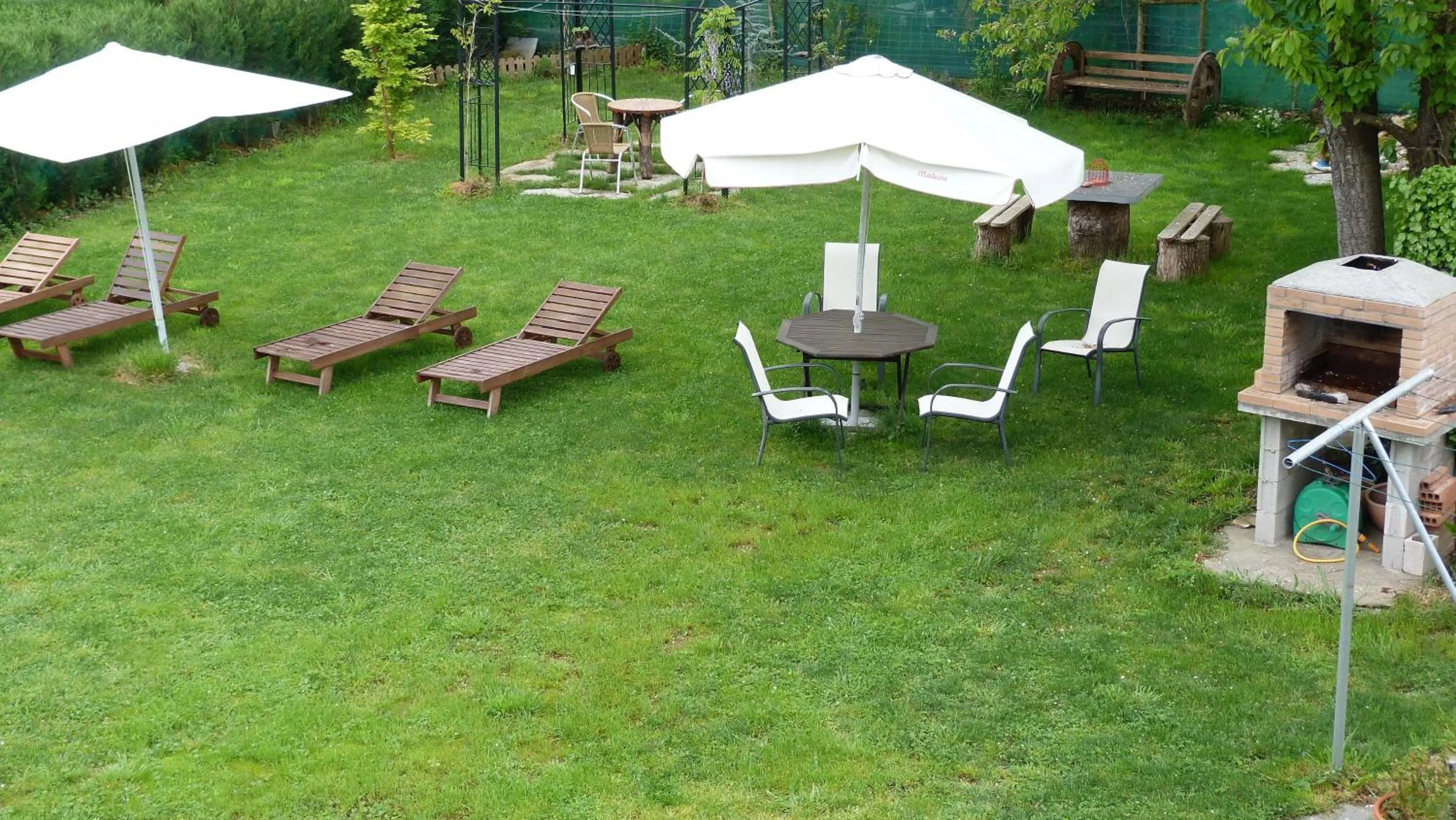 Garden in Pensión Albergue A Pedra
