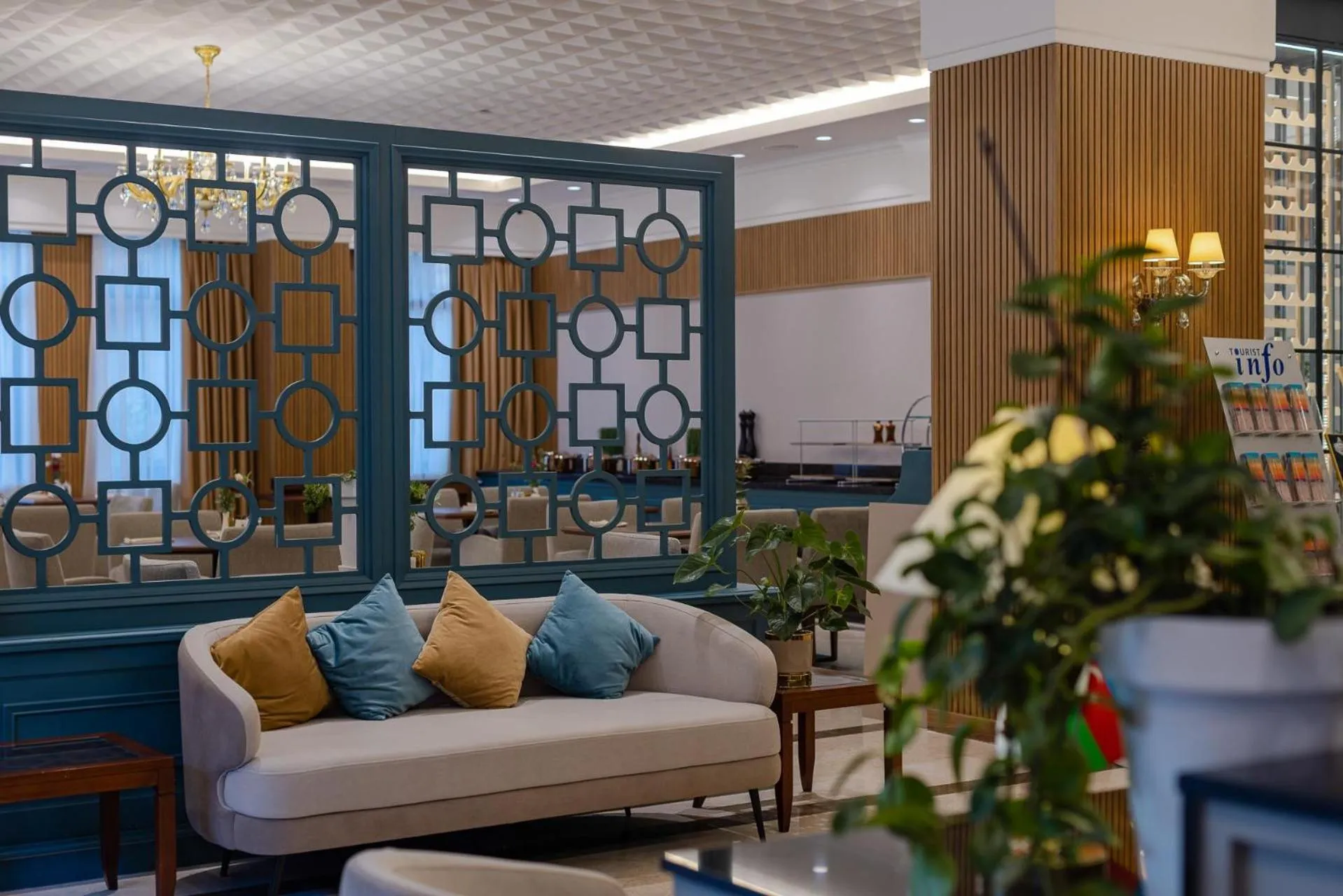 Lobby or reception in Hotel London 1889 & Casino