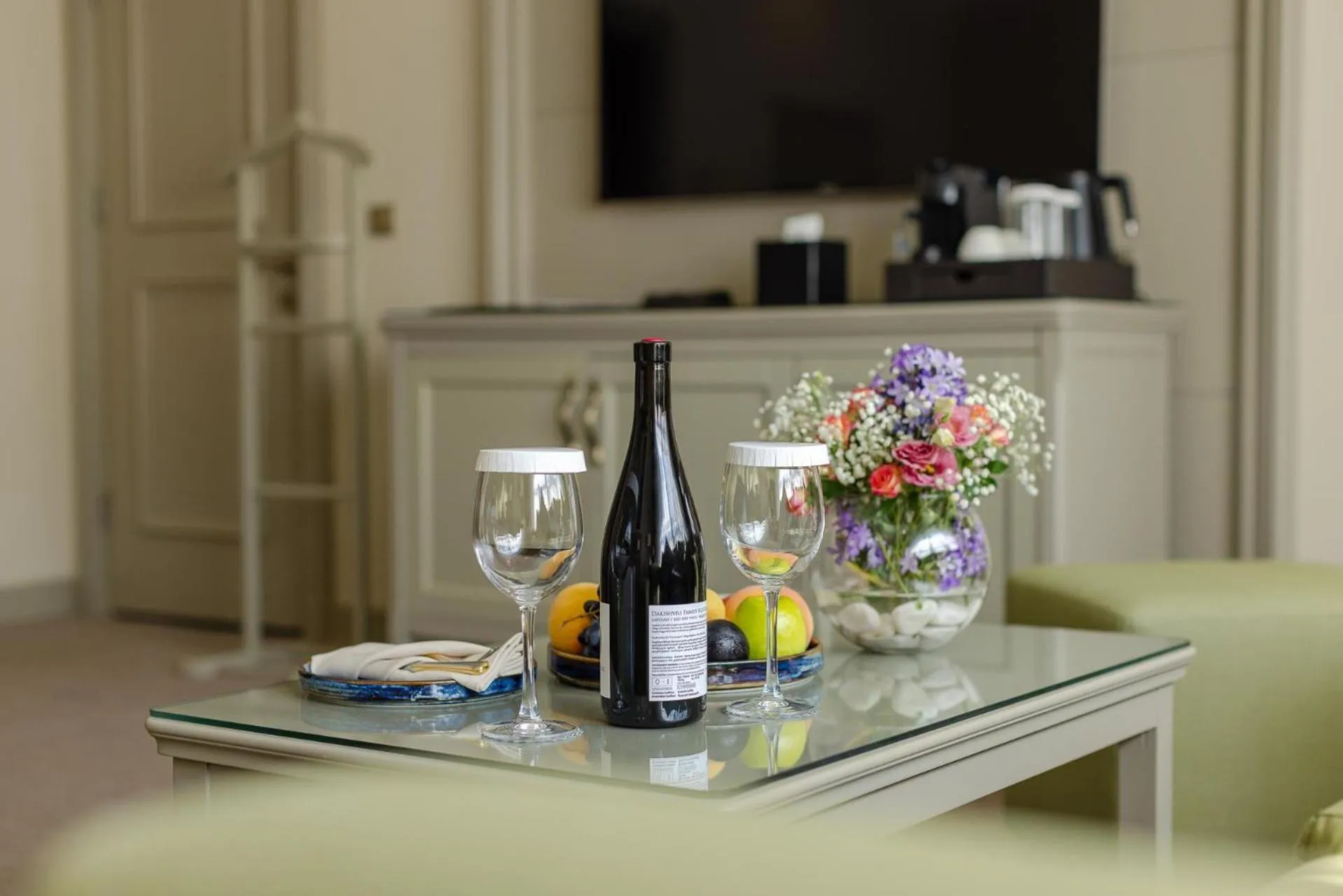 Photo of the whole room in Hotel London 1889 & Casino